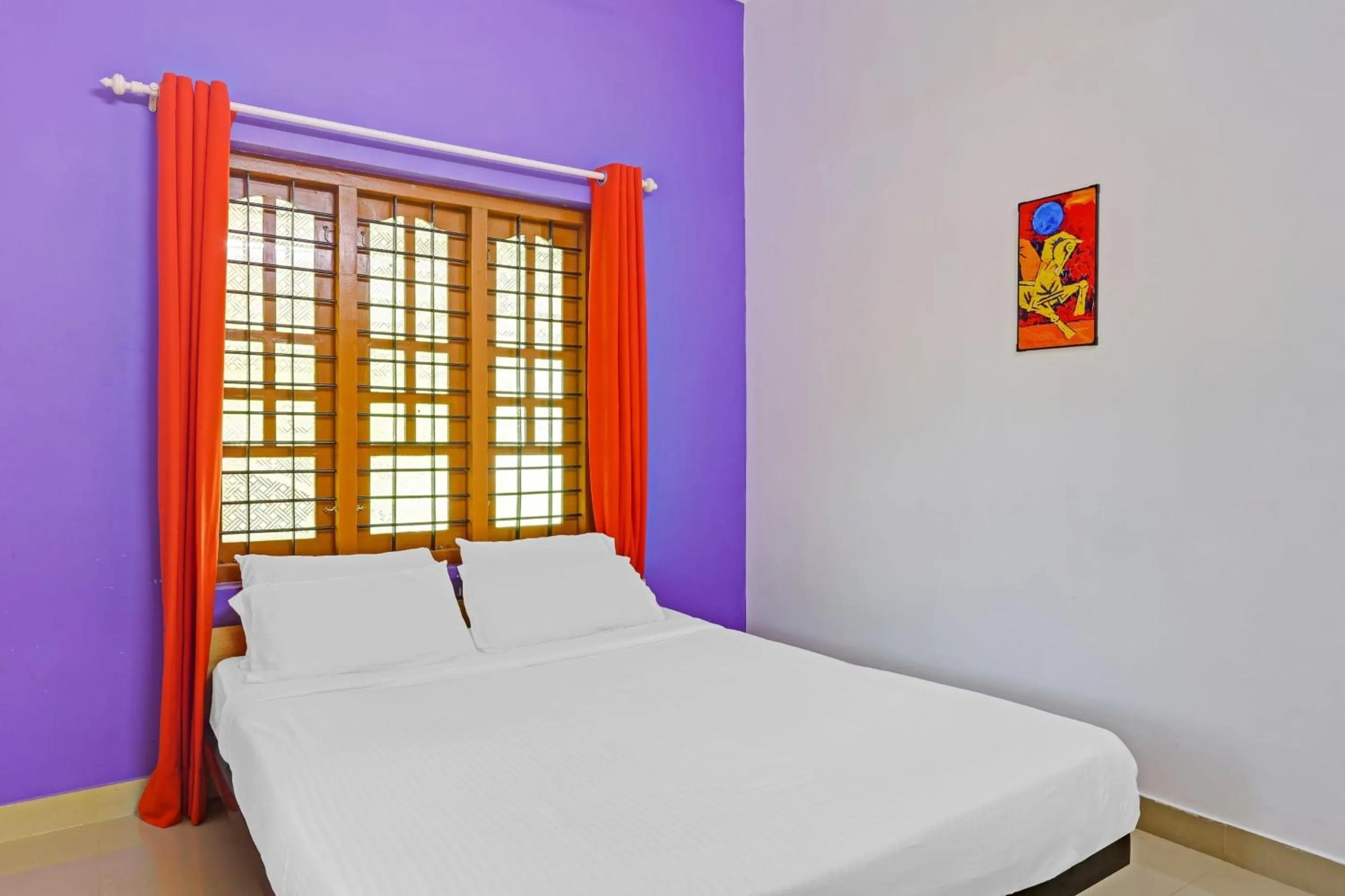 Bedroom, Bed in Super Capital O Pop Tavern Kazhakkottam