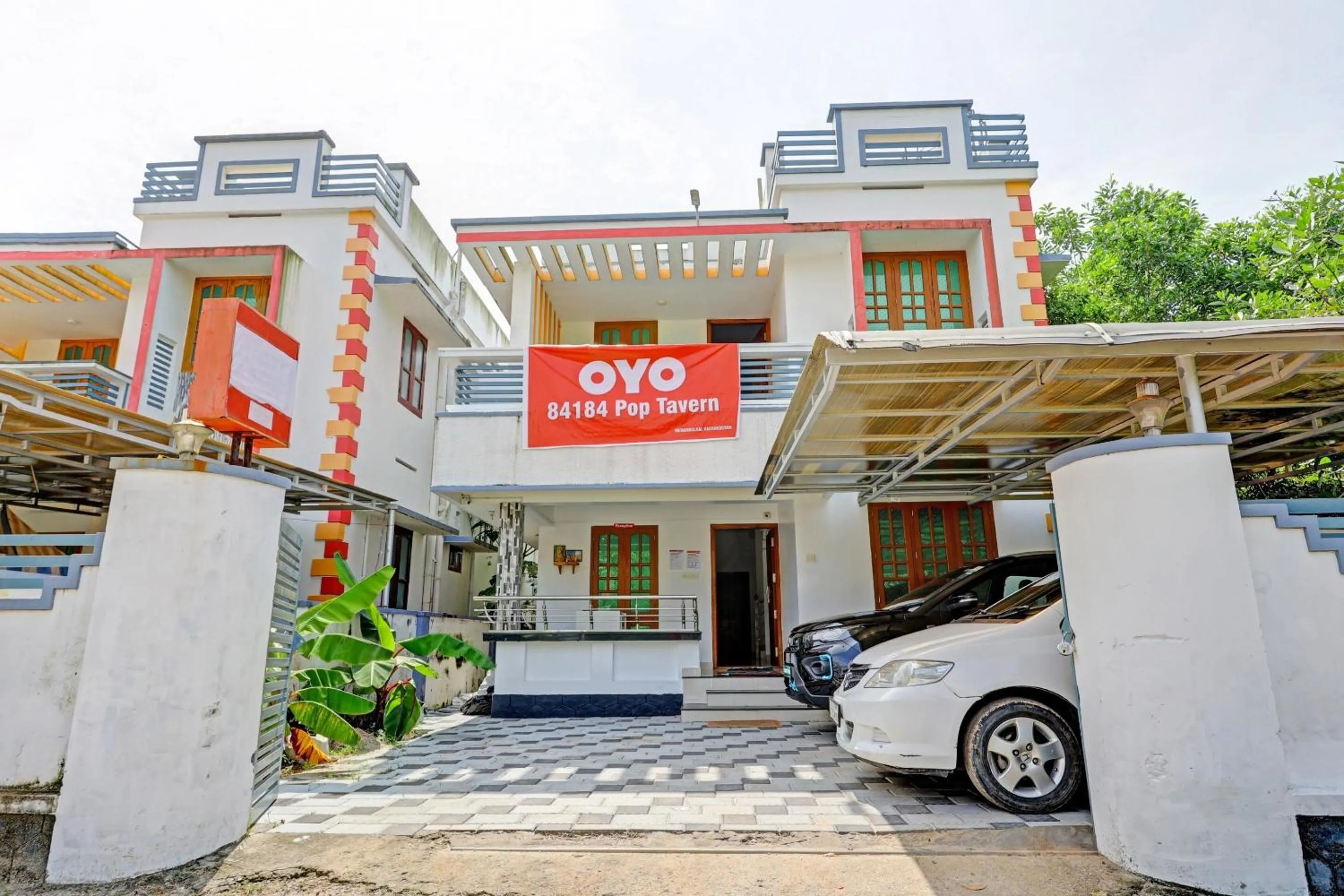 Facade/entrance in Super Capital O Pop Tavern Kazhakkottam