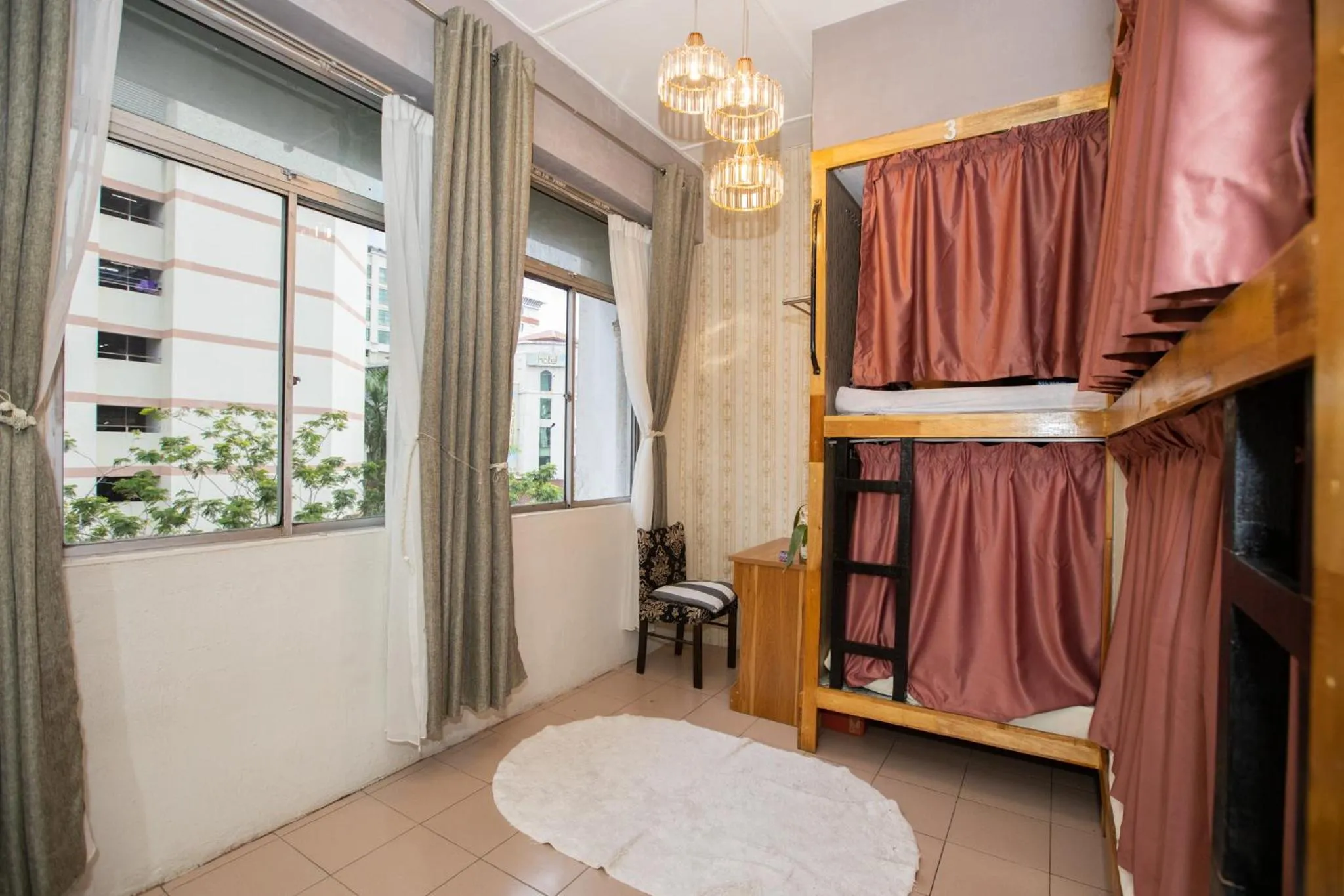 Bed in Escape Backpackers KK