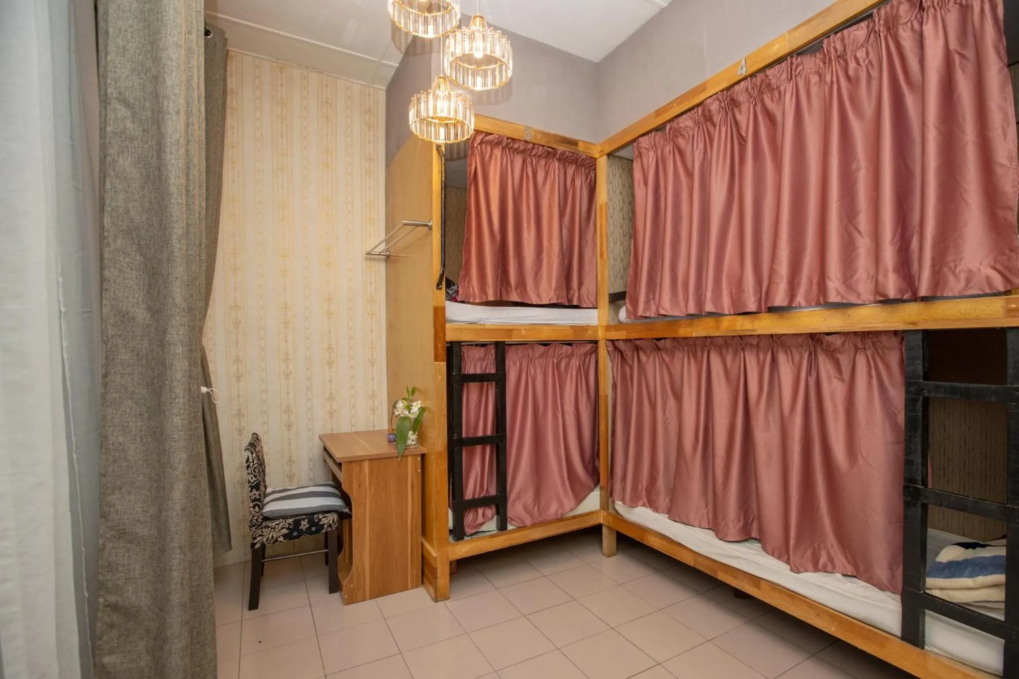 Bed in Escape Backpackers KK