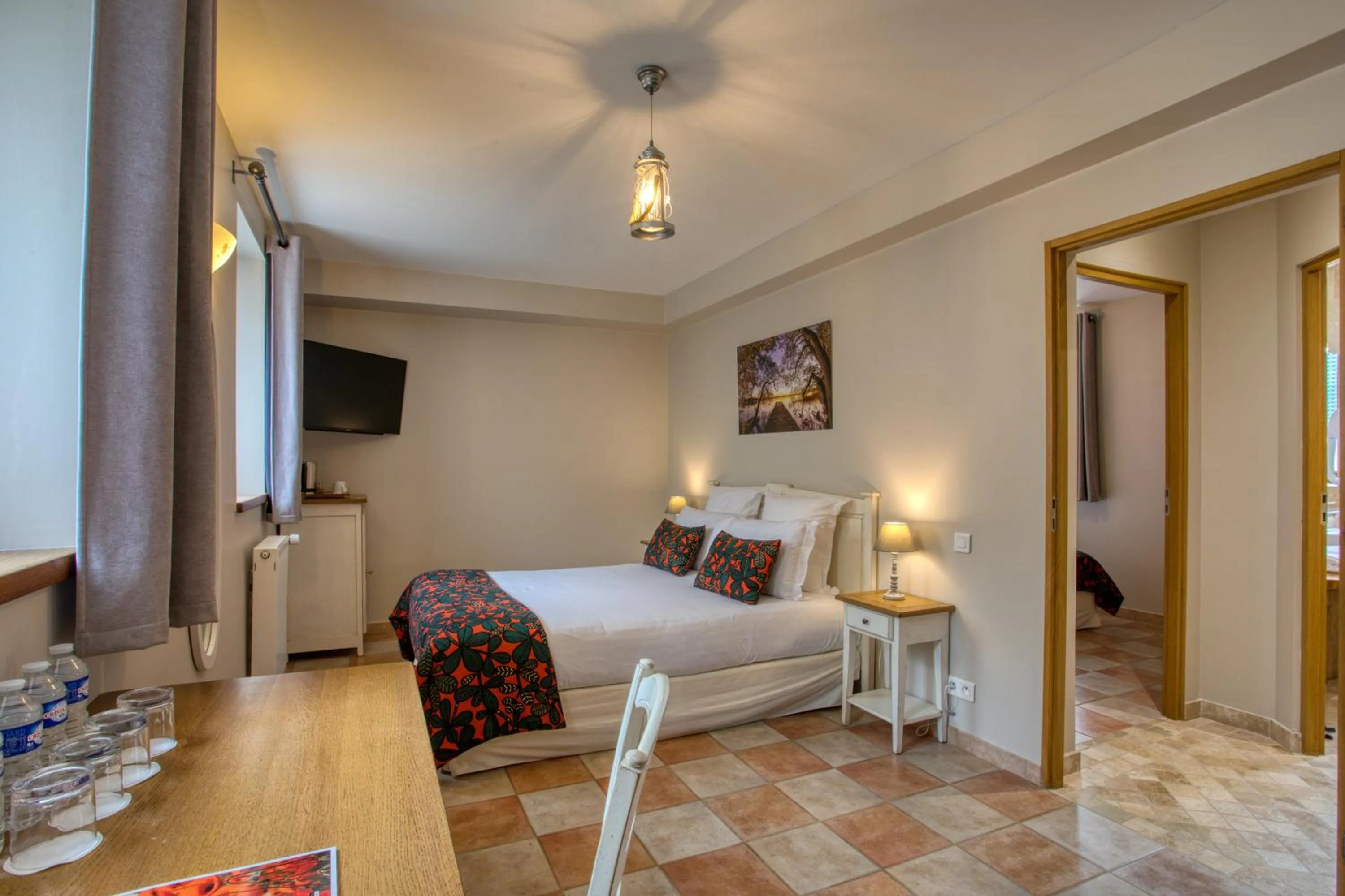 Bed in Domaine de Monrecour - Hôtel & Restaurant - Proche de Sarlat