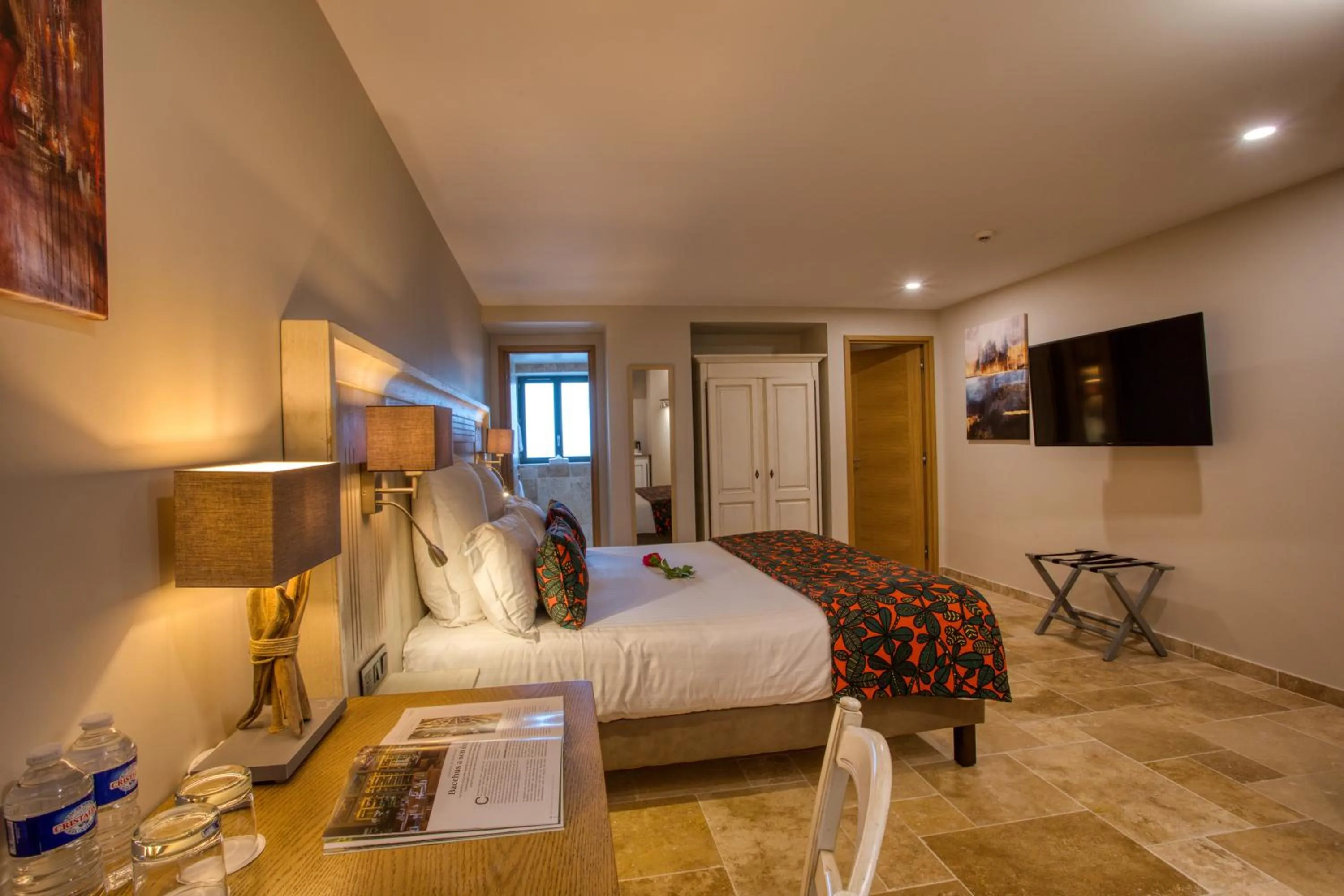 Bed in Domaine de Monrecour - Hôtel & Restaurant - Proche de Sarlat