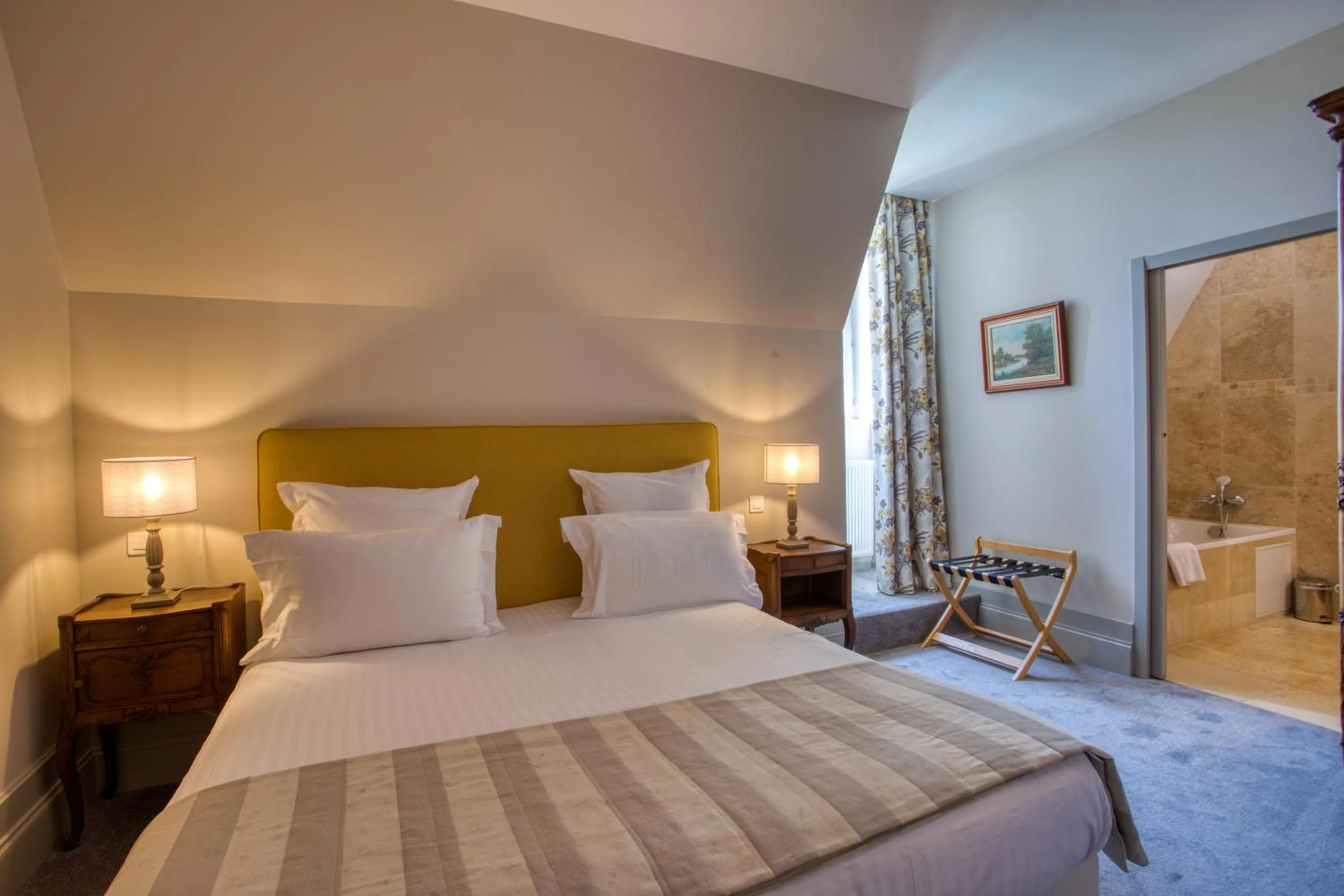 Property building, Bed in Domaine de Monrecour - Hôtel & Restaurant - Proche de Sarlat