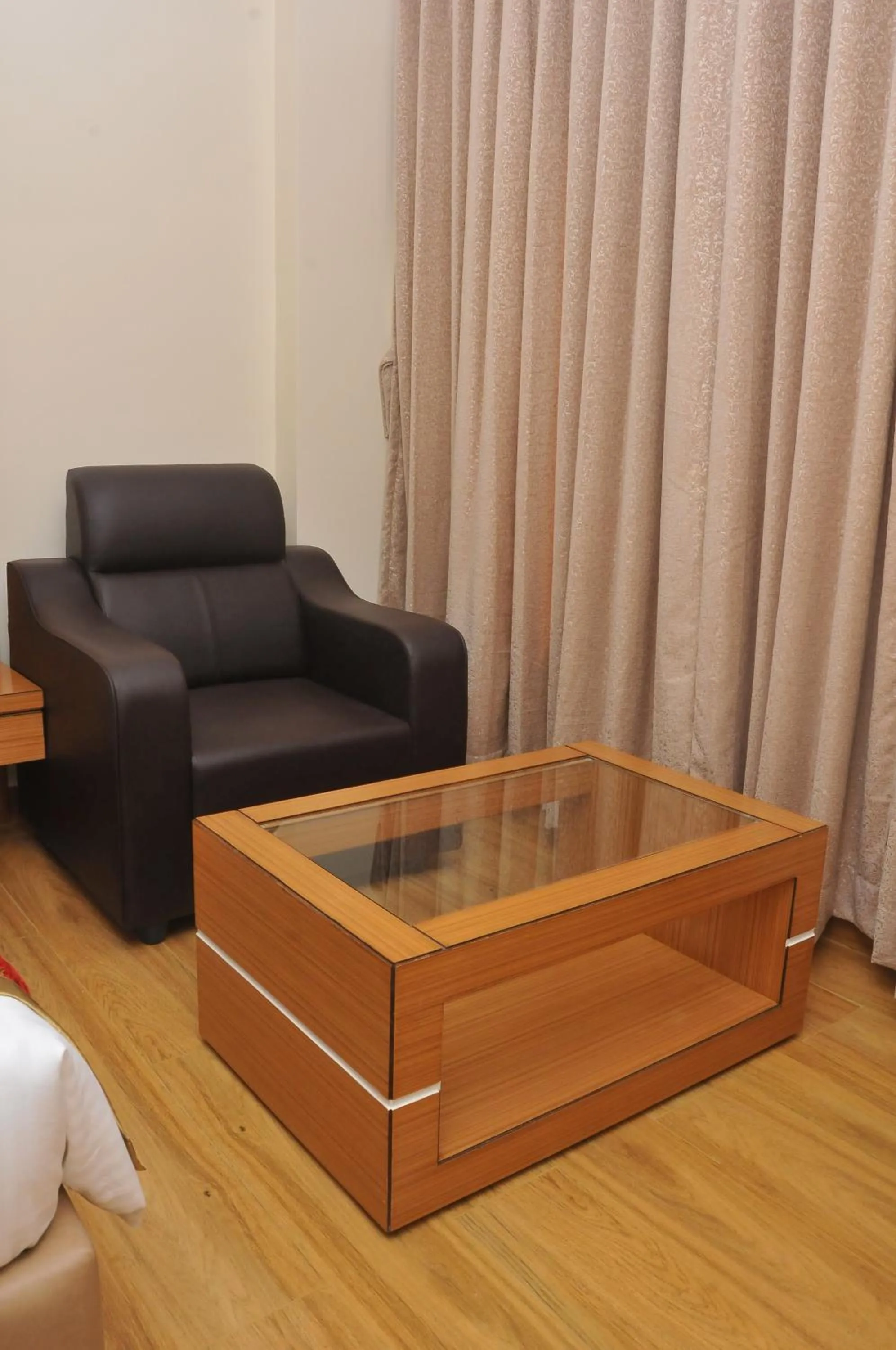 Seating area in S R Continental