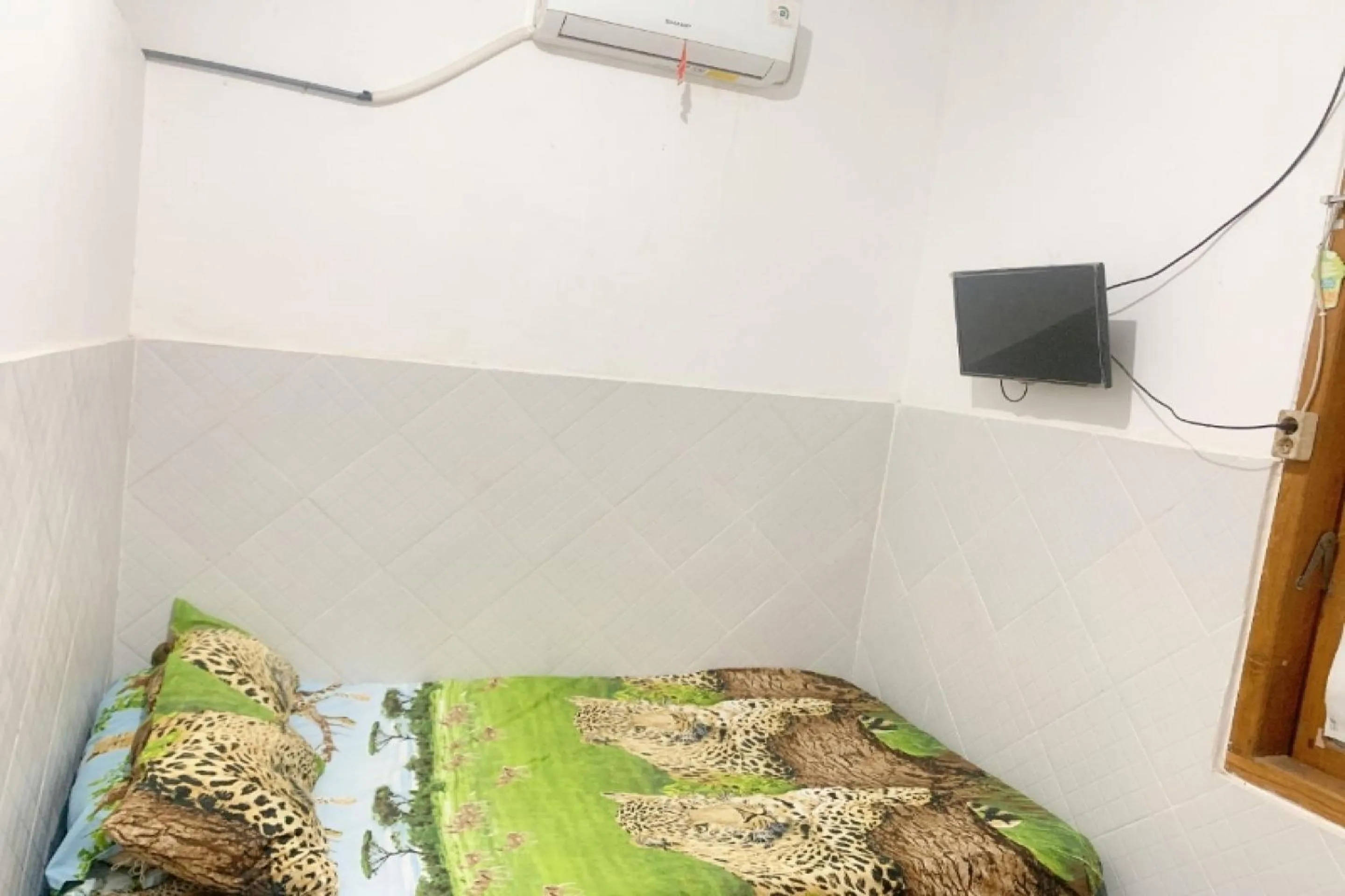 Bedroom in Hotel O Juwingan Syariah 3