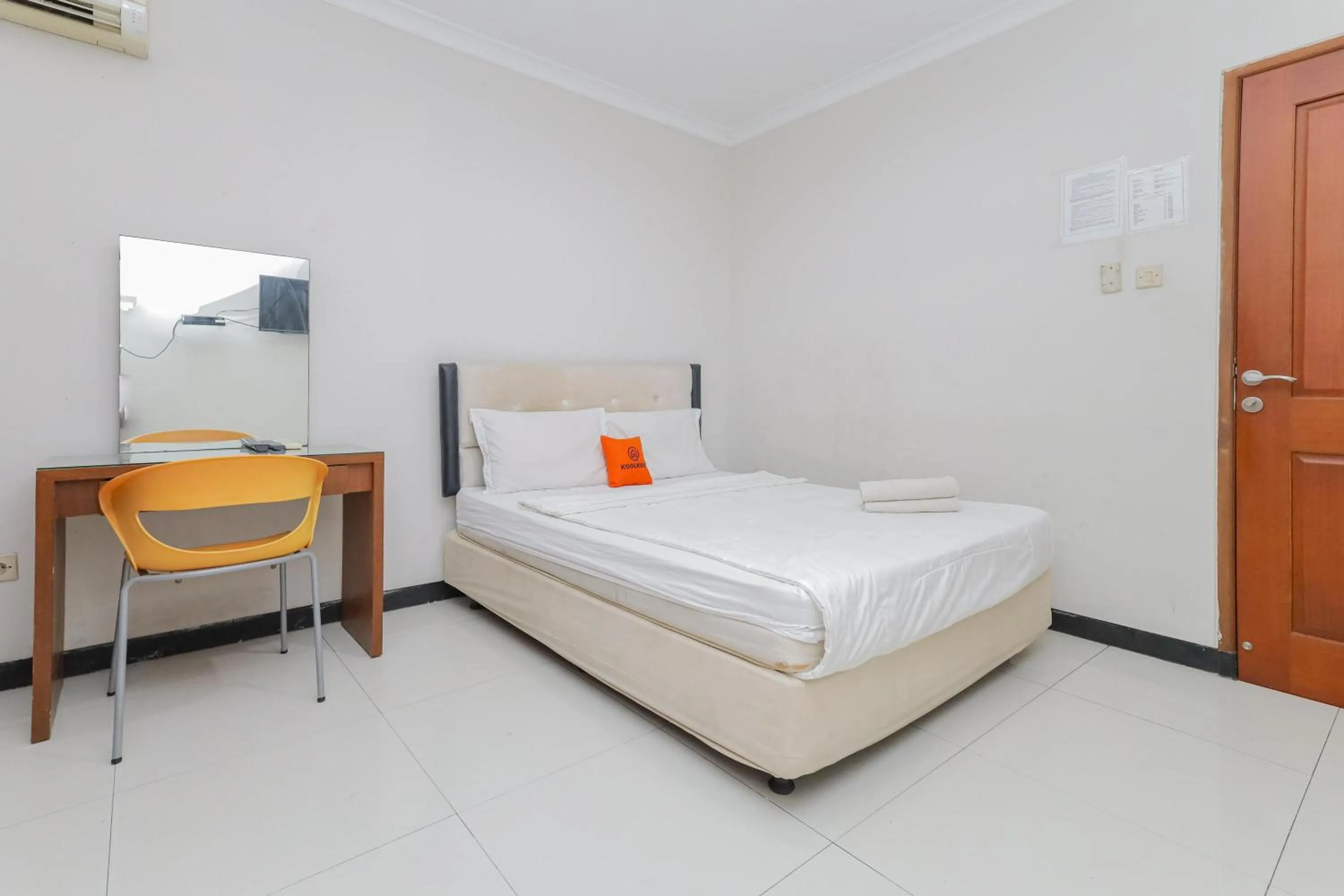 Bedroom in KoolKost near Tunjungan Plaza