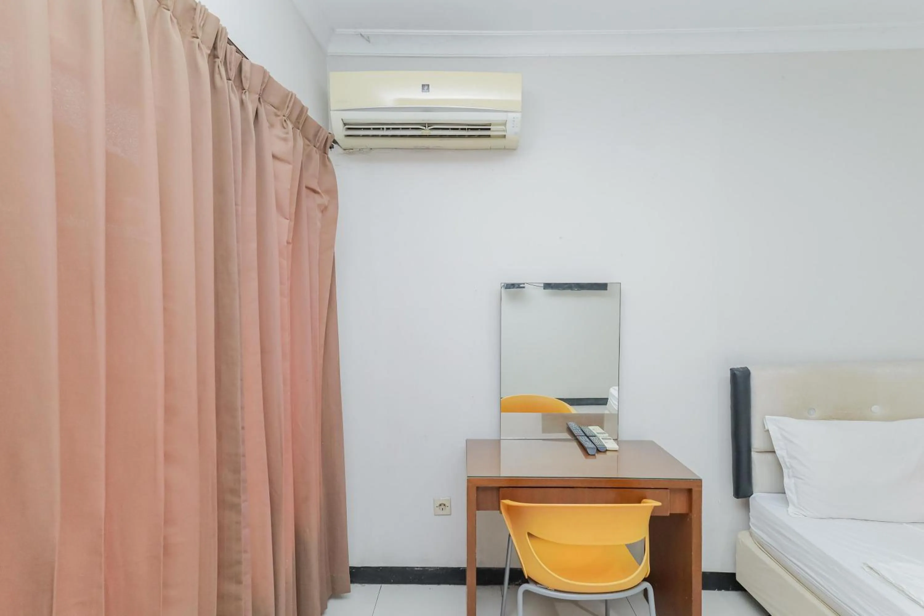 Bedroom in KoolKost near Tunjungan Plaza