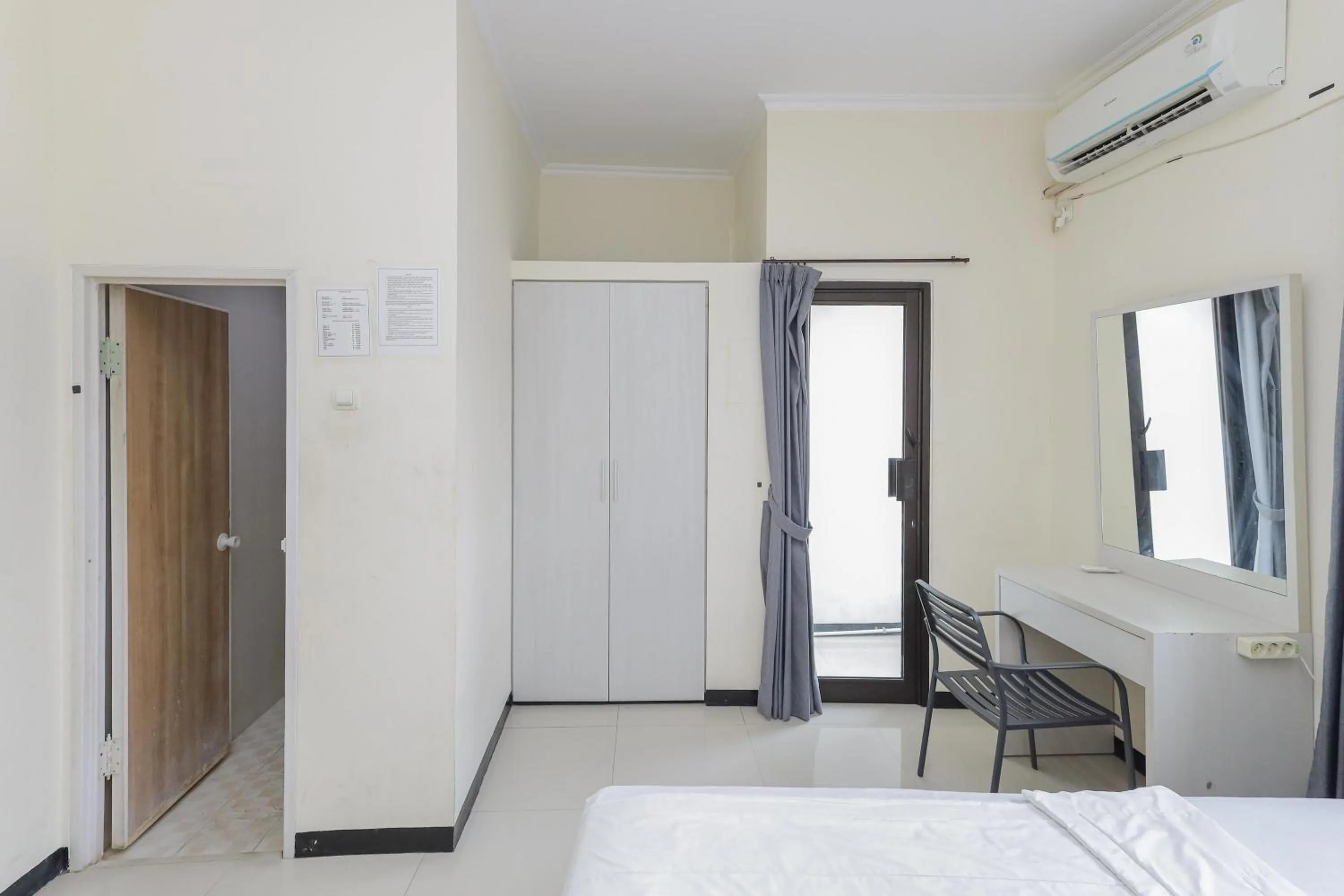 Bedroom in KoolKost near Tunjungan Plaza