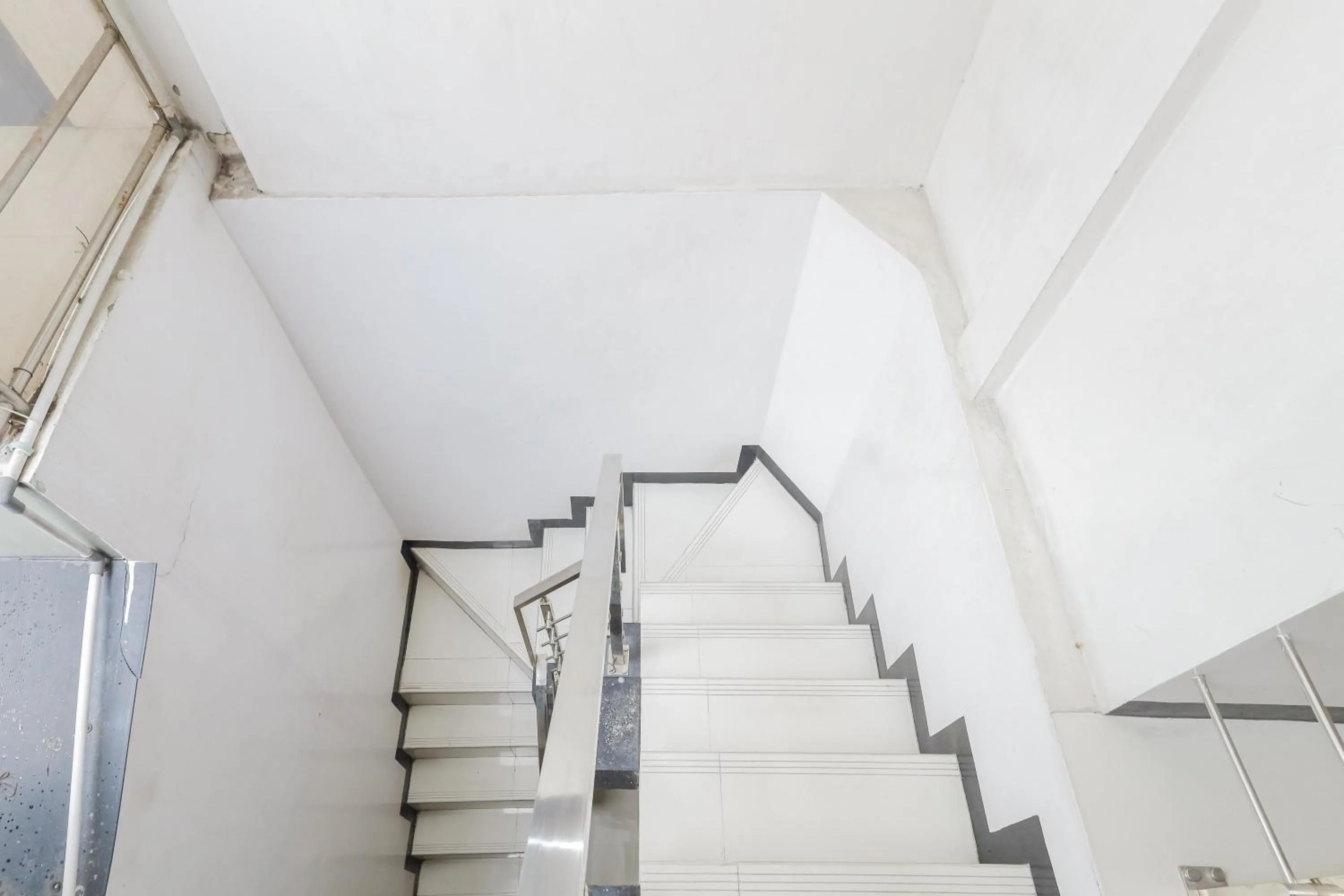 Floor plan in KoolKost near Tunjungan Plaza