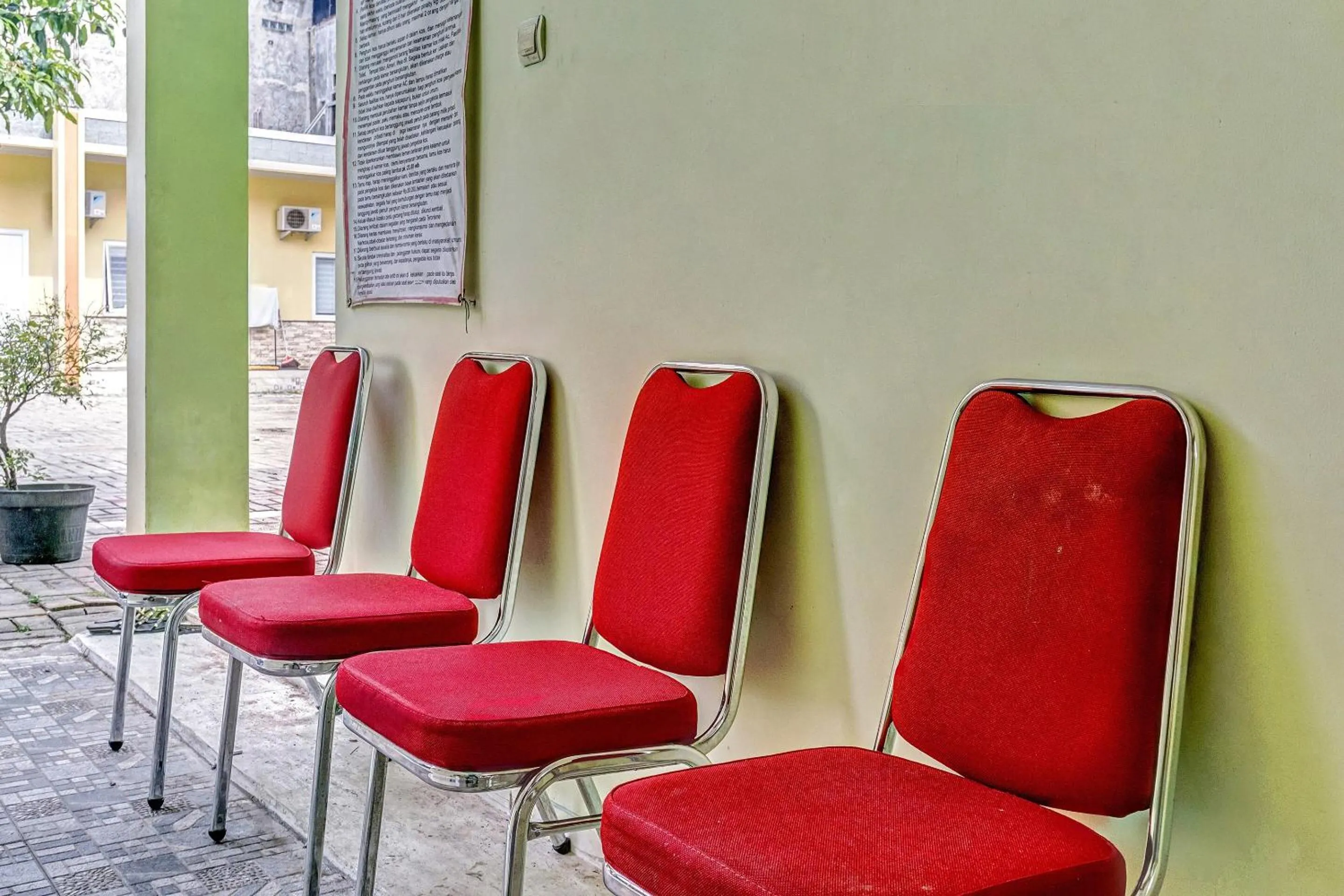 Lobby or reception in OYO 90792 Kosku Syariah