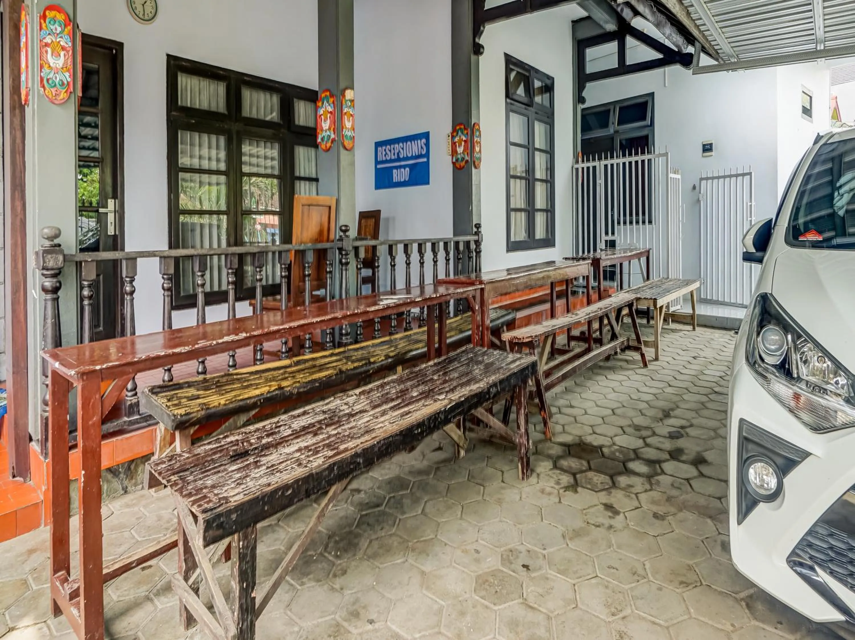 Seating area in SPOT ON 90797 Sukun Syariah Homestay