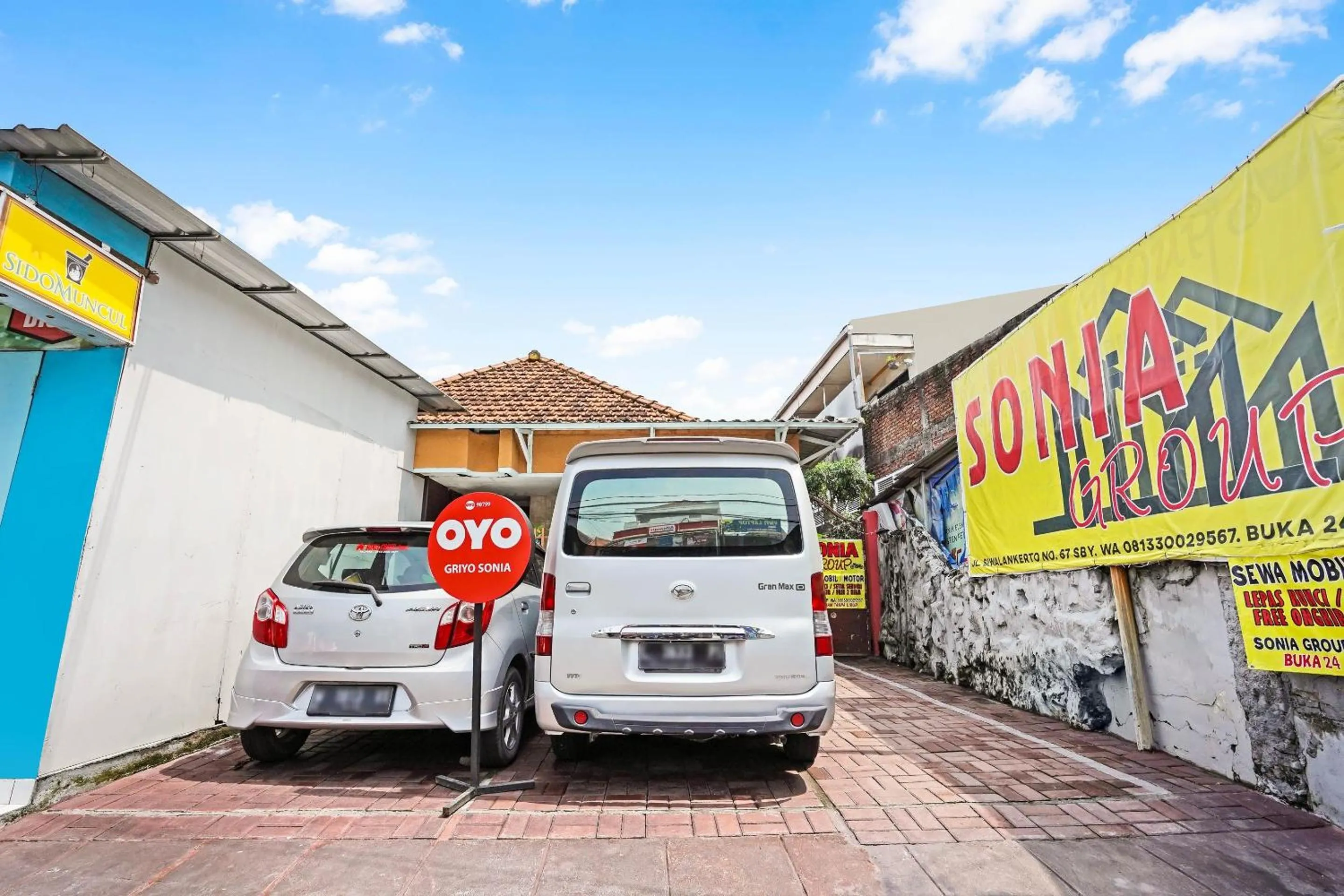 Facade/entrance in Hotel O Griyo Sonia