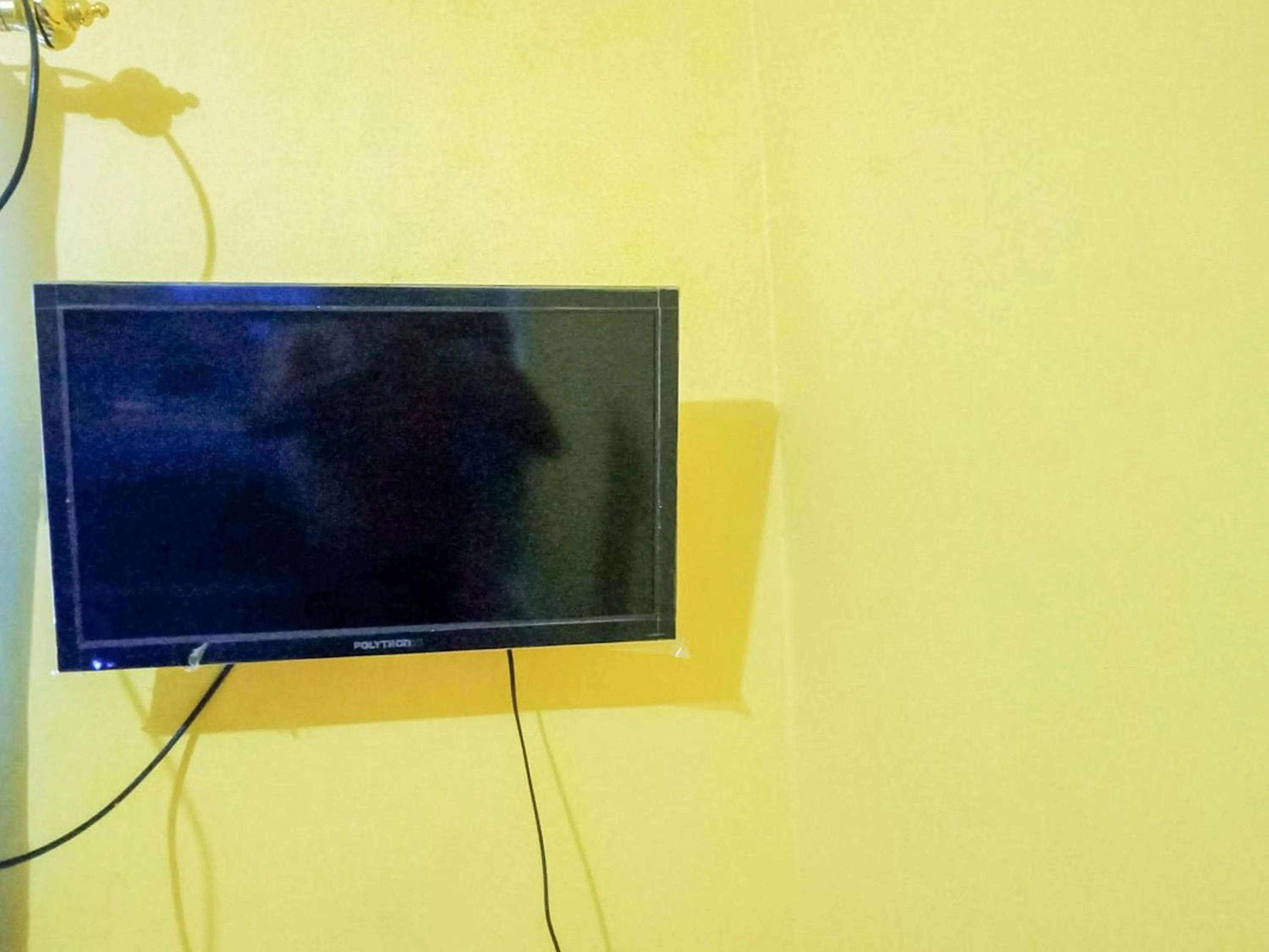 TV and multimedia in Hotel O Wisma Awal Fajar Syariah Near Mars Gym Bulukumba