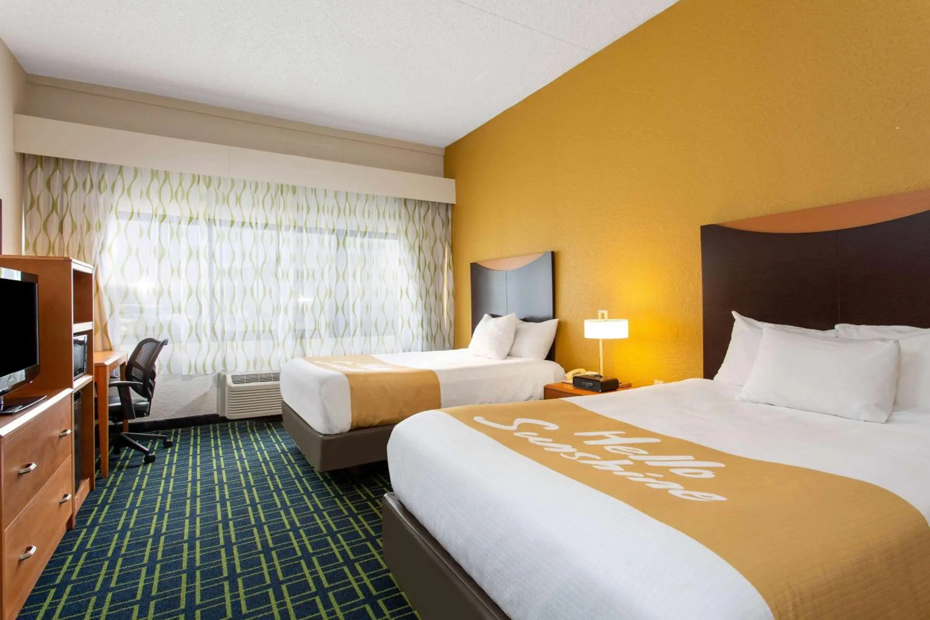 Double Room with Two Double Beds - Mobility Access/Non-Smoking in Days Inn by Wyndham Absecon Atlantic City Area Double Room with Two Double Beds - Mobility Access/Non-Smoking in Days Inn by Wyndham Absecon Atlantic City Area