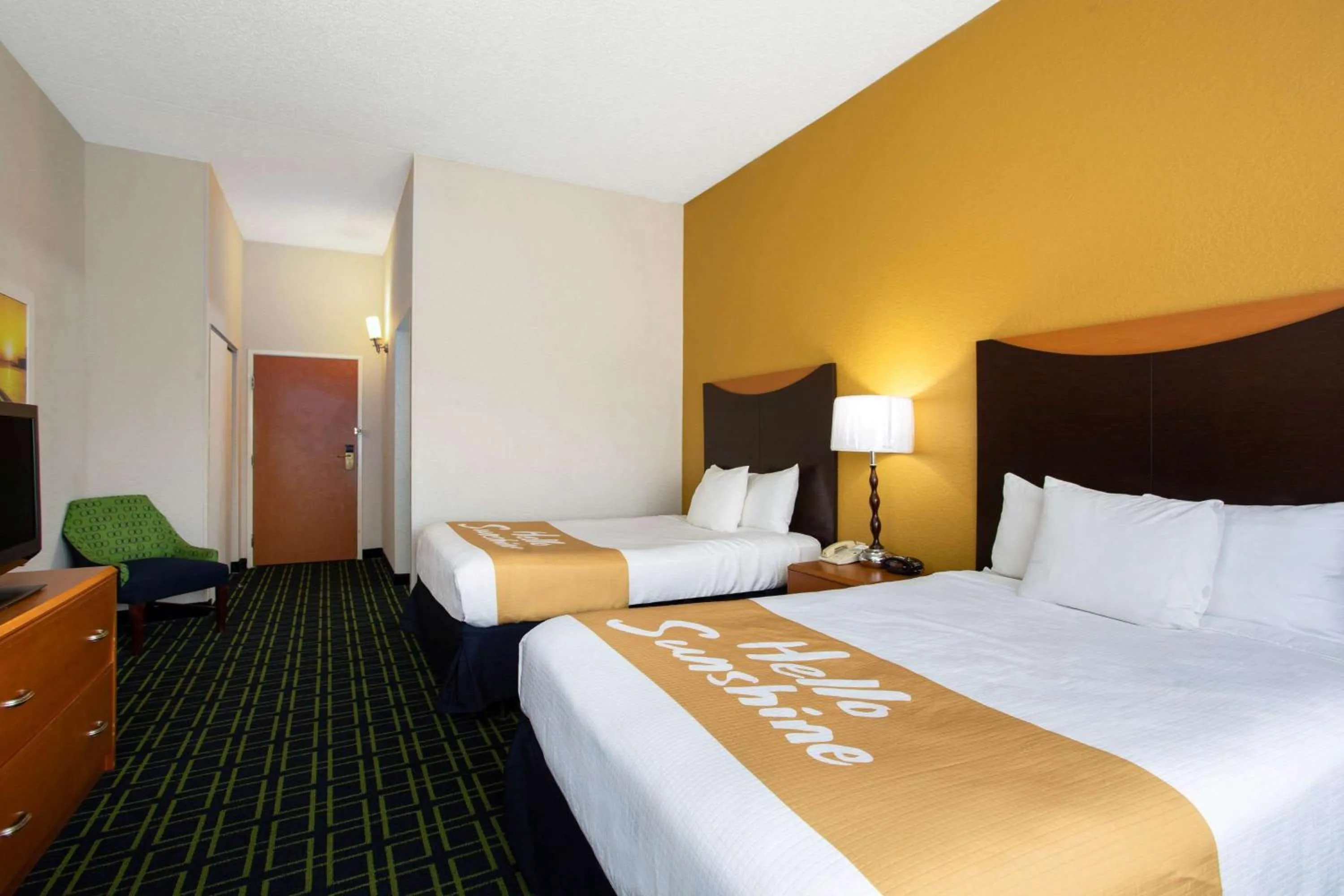 Photo of the whole room, Bed in Days Inn by Wyndham Absecon Atlantic City Area