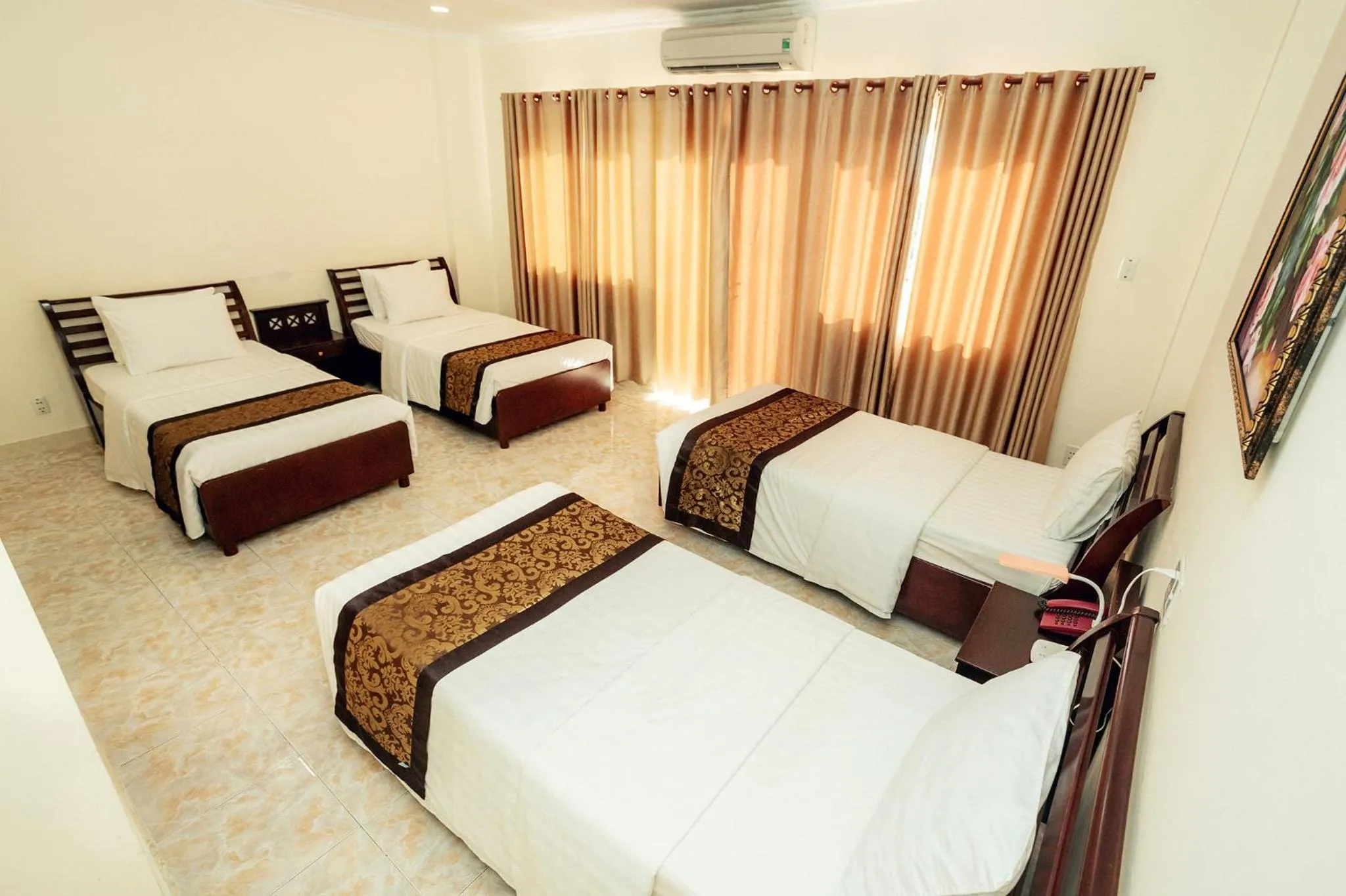 Bed in Biet Dien Hotel