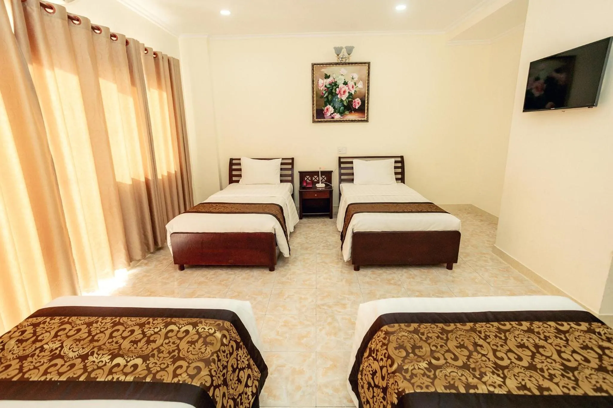 Bed in Biet Dien Hotel