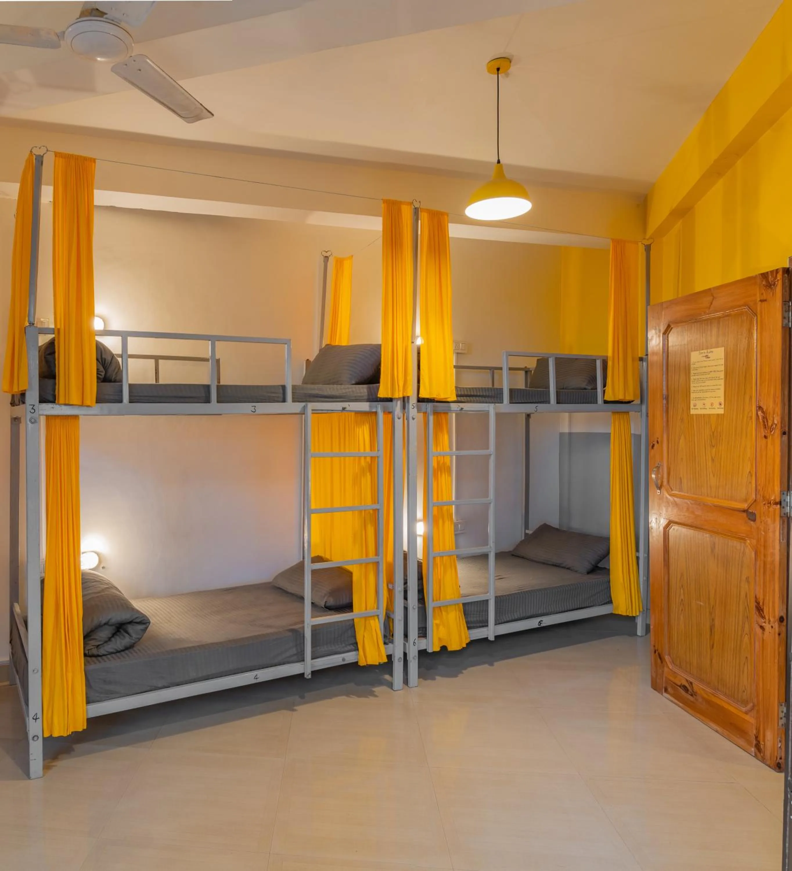 bunk bed, Bed in Whoopers Hostel Bir