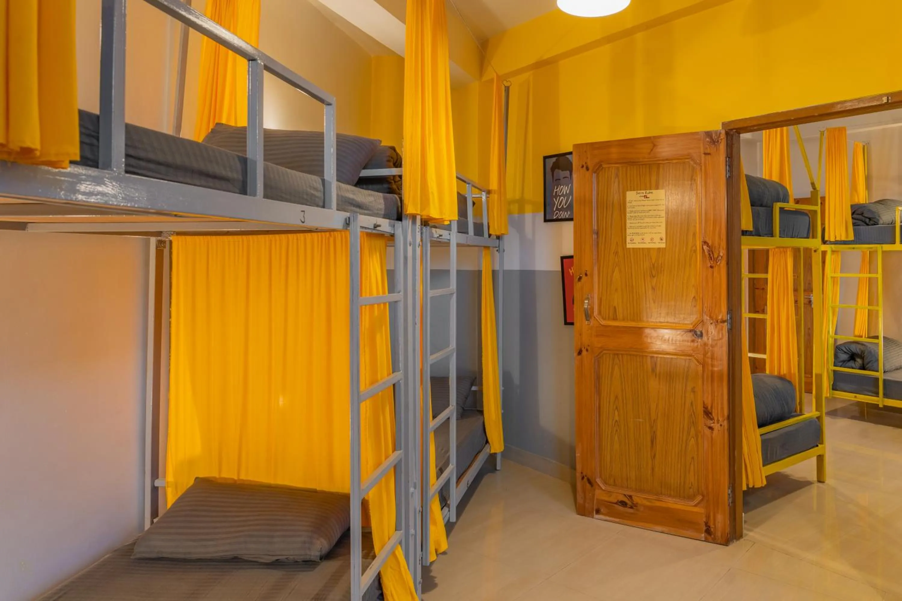 bunk bed in Whoopers Hostel Bir