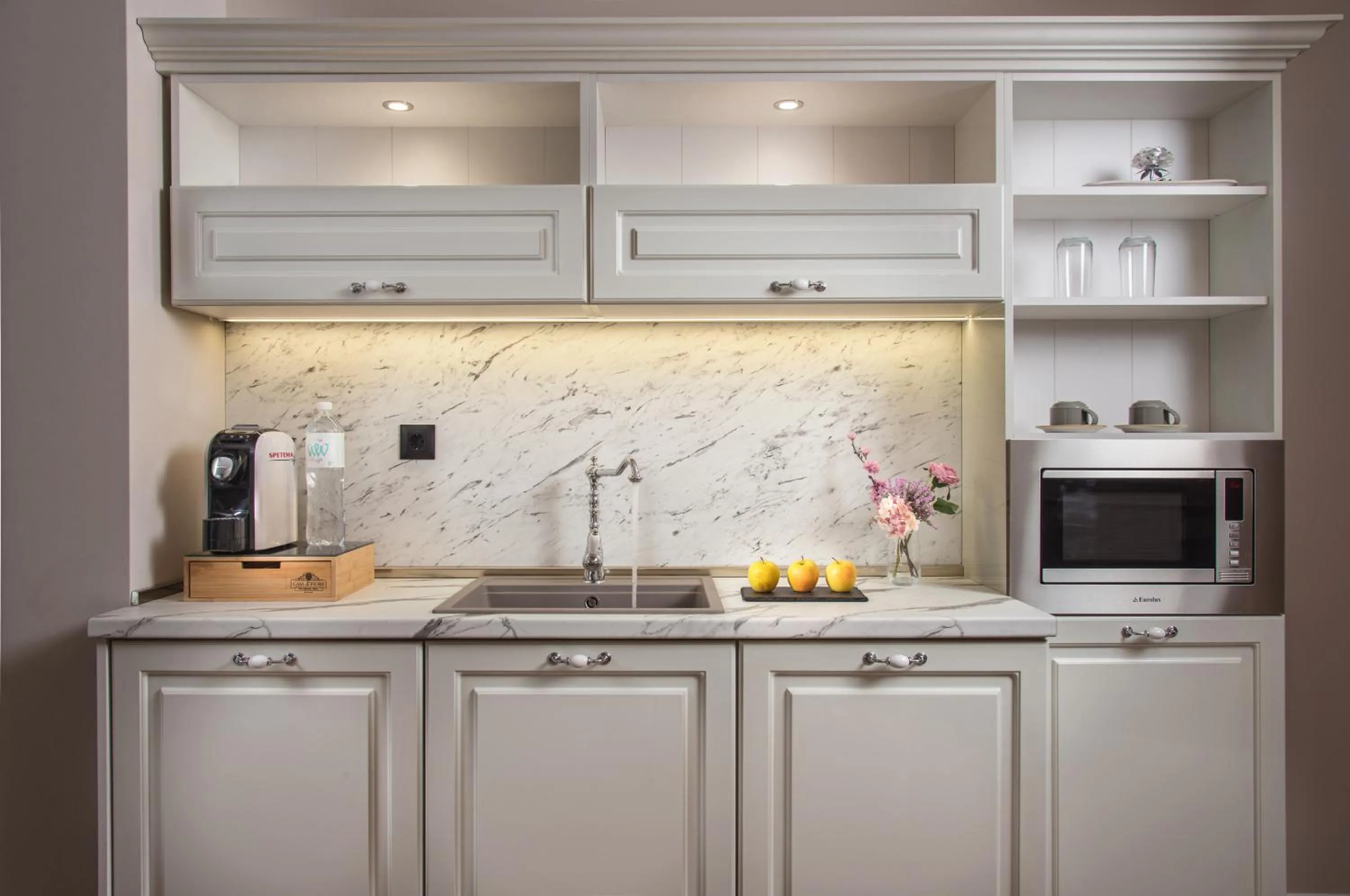 Kitchen or kitchenette in Casa di Fiore SPA and Medical Hotel, Mineral Pools & Private Beach