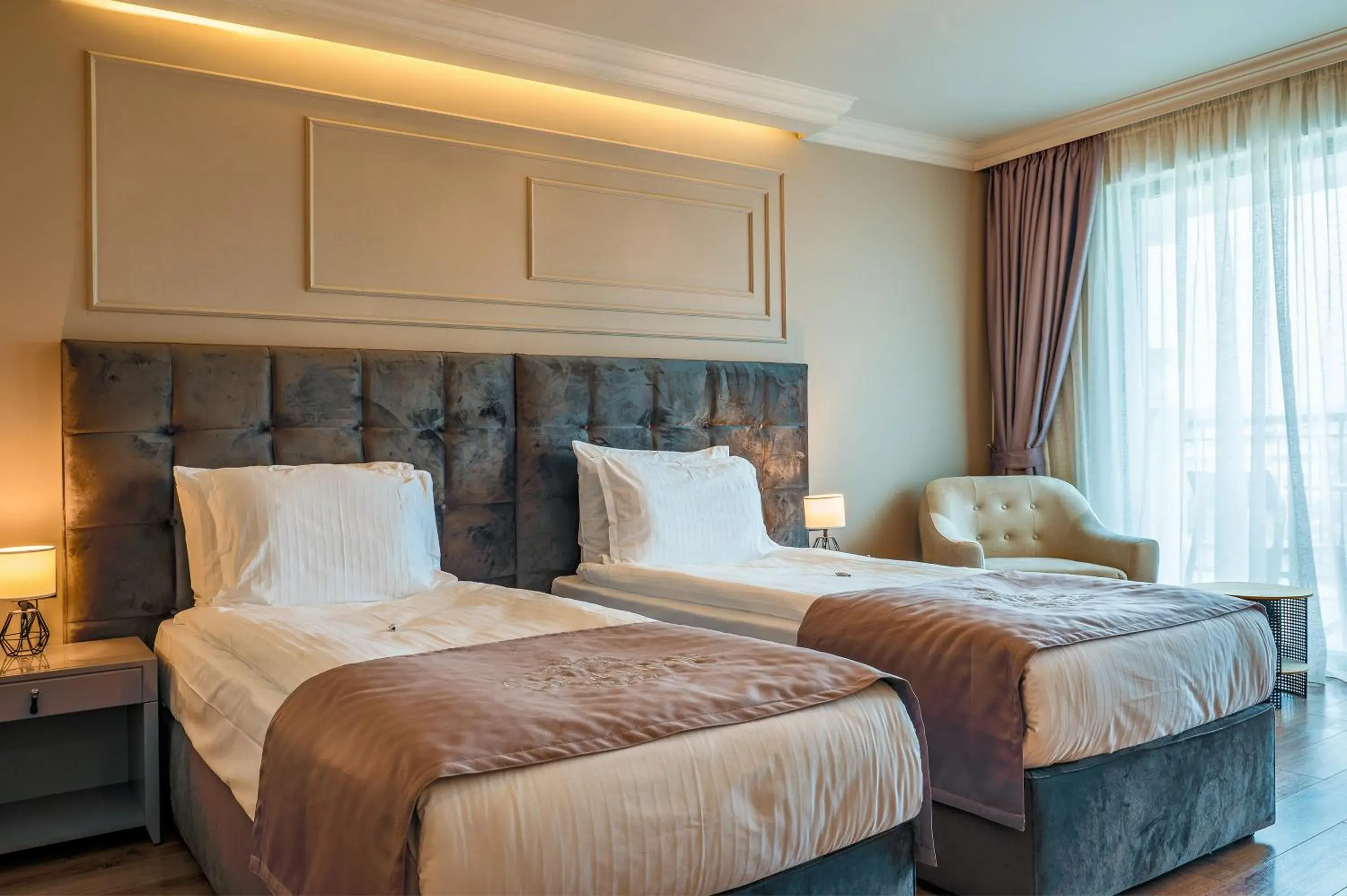 Deluxe Twin Room with Balcony and Park View - Free Parking and SPA Access in Casa di Fiore SPA and Medical Hotel, Mineral Pools & Private Beach Deluxe Twin Room with Balcony and Park View - Free Parking and SPA Access in Casa di Fiore SPA and Medical Hotel, Mineral Pools & Private Beach