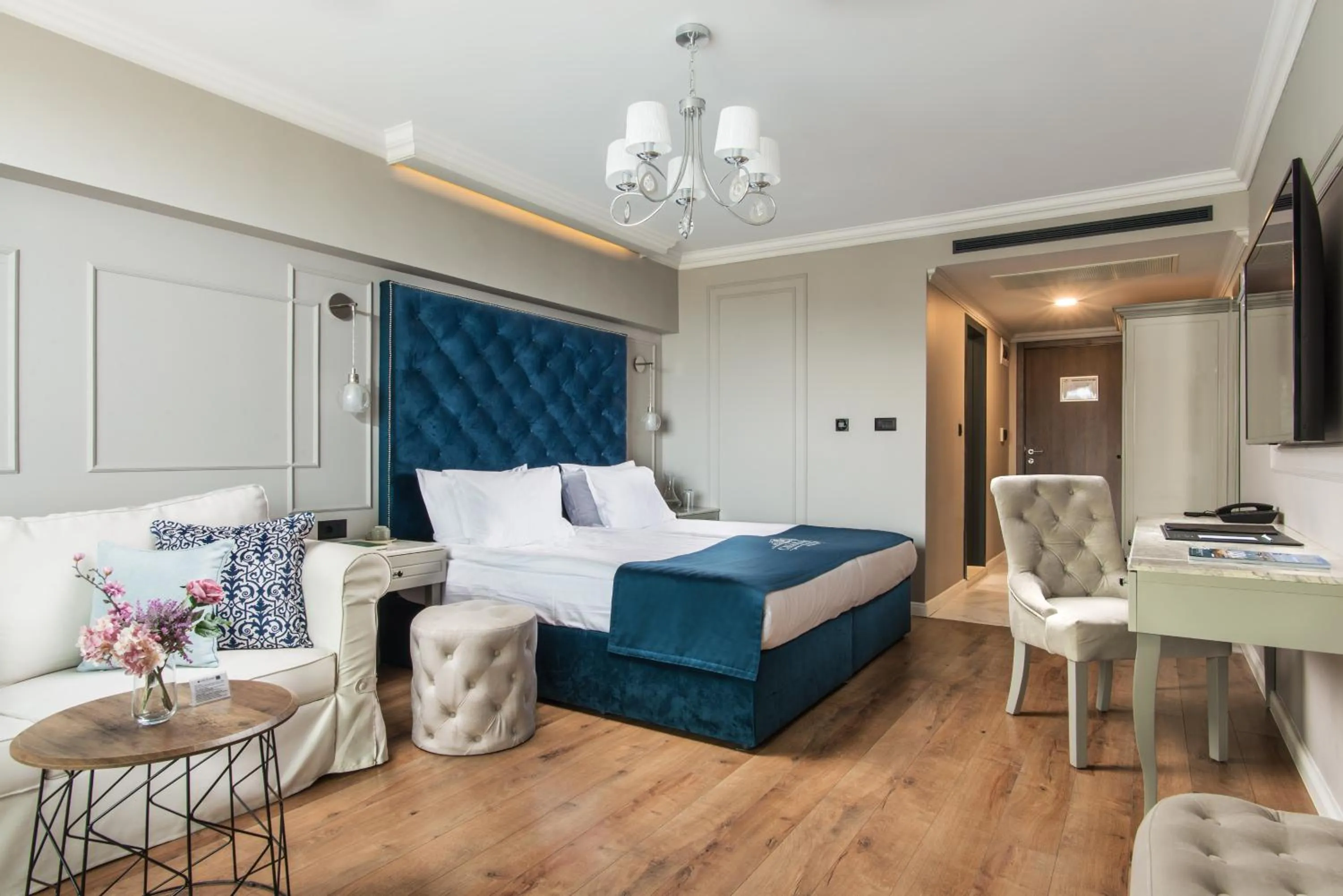 Bed in Casa di Fiore SPA and Medical Hotel, Mineral Pools & Private Beach