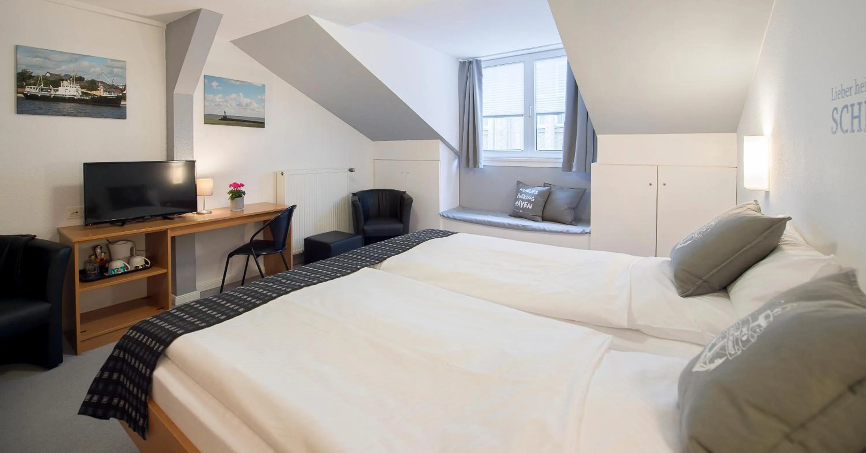 Photo of the whole room, Bed in Hotel Keil