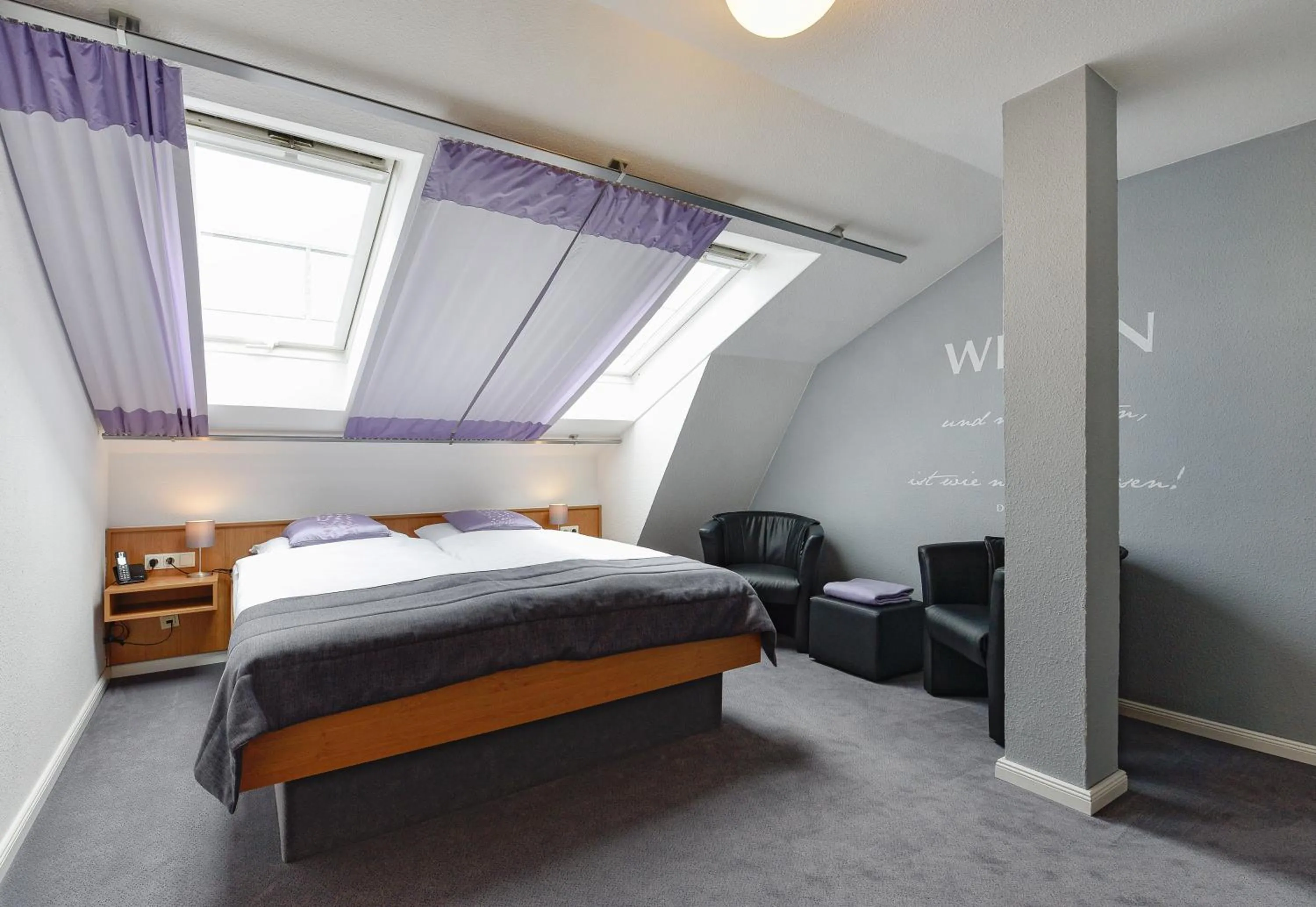 Day, Bed in Hotel Keil