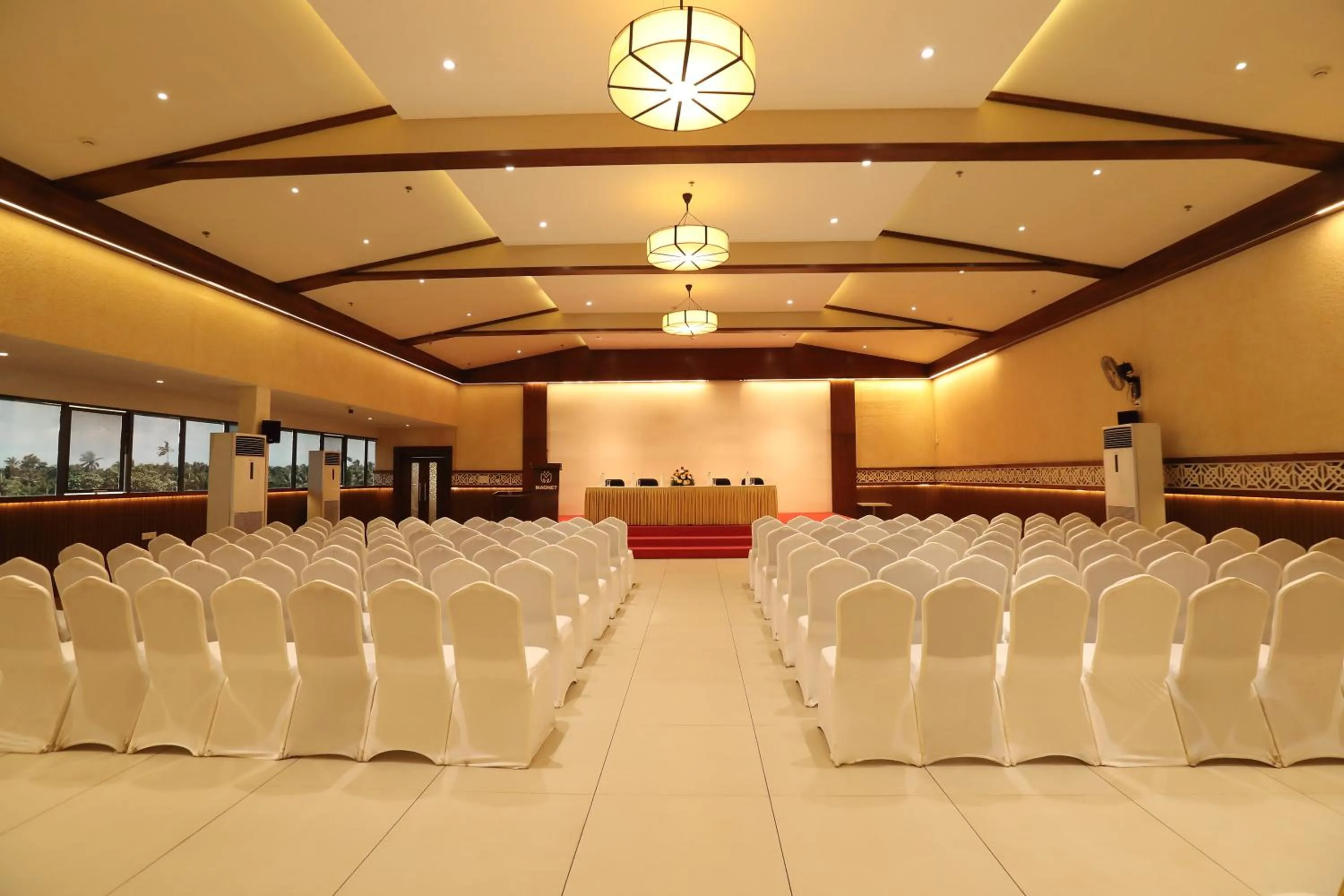 Meeting/conference room in Magnet Hotel