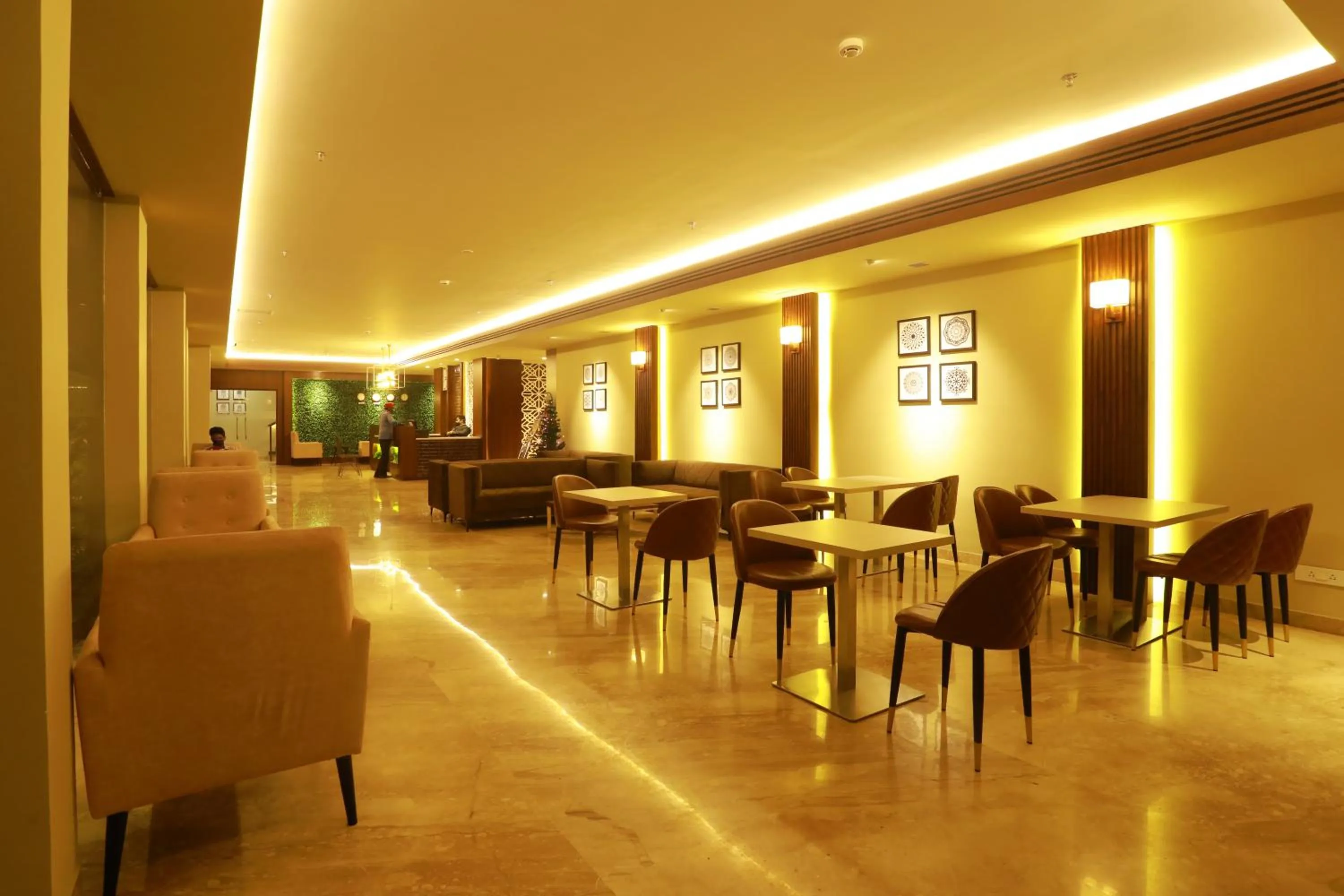 Restaurant/places to eat in Magnet Hotel