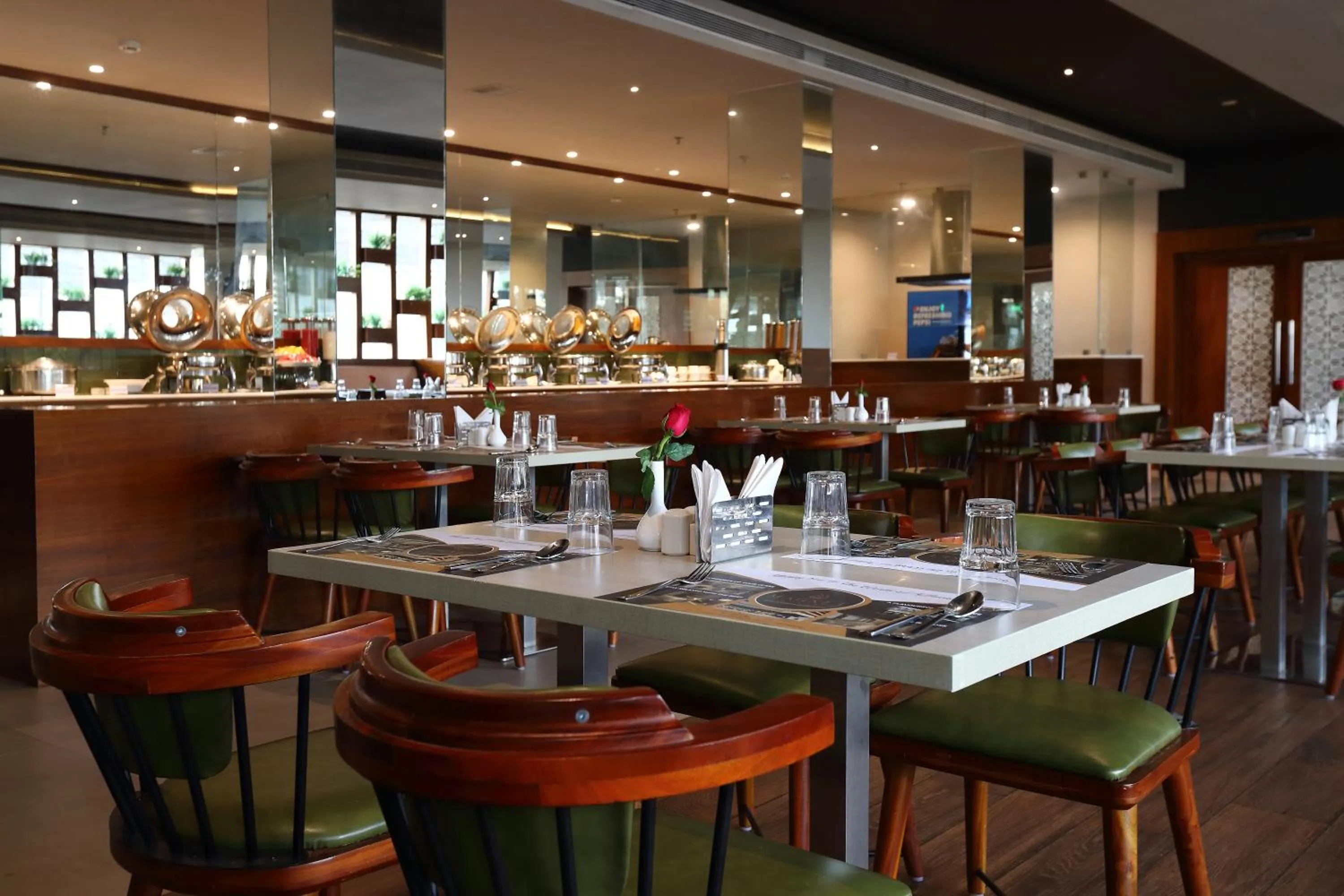 Restaurant/places to eat in Magnet Hotel