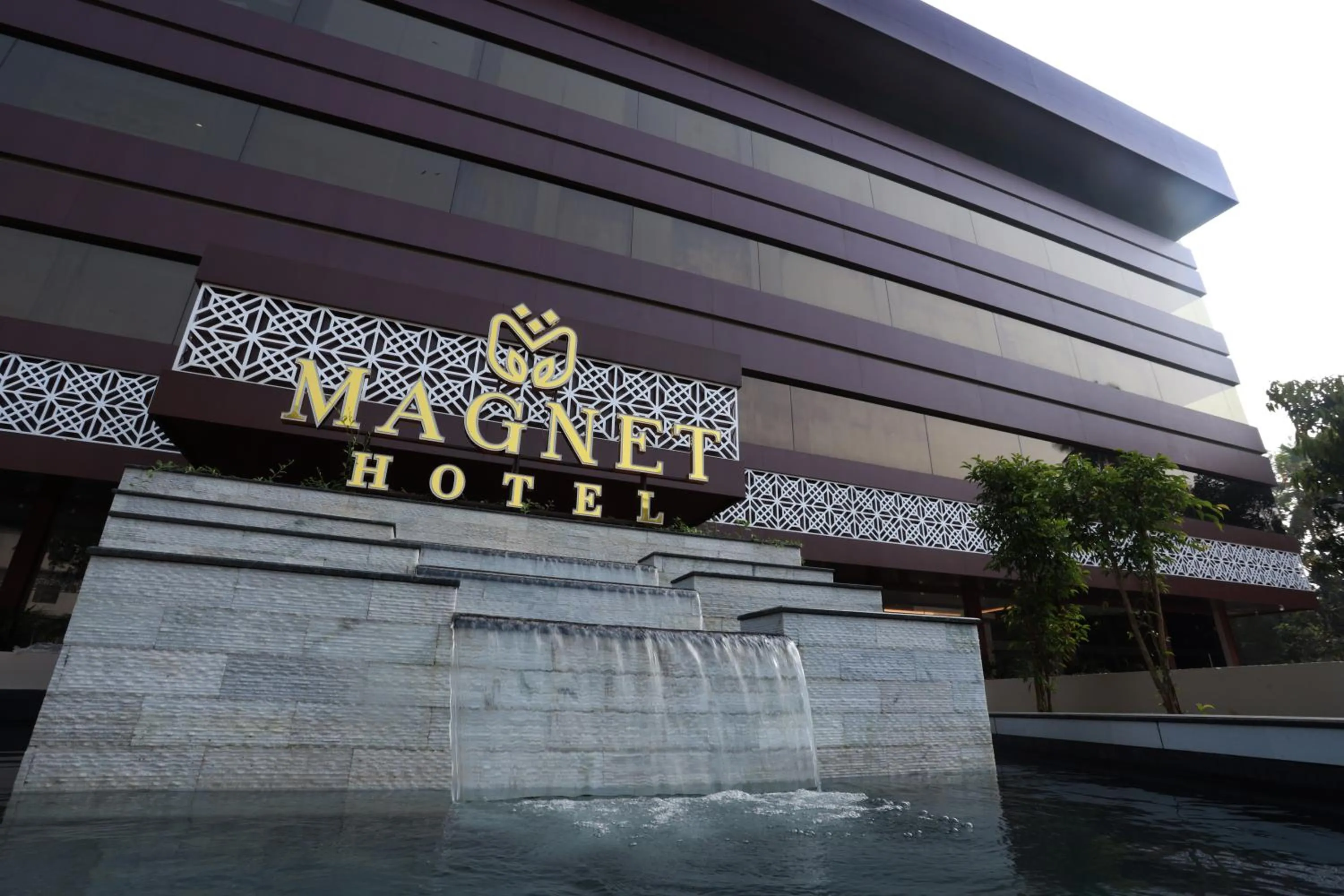Facade/entrance in Magnet Hotel