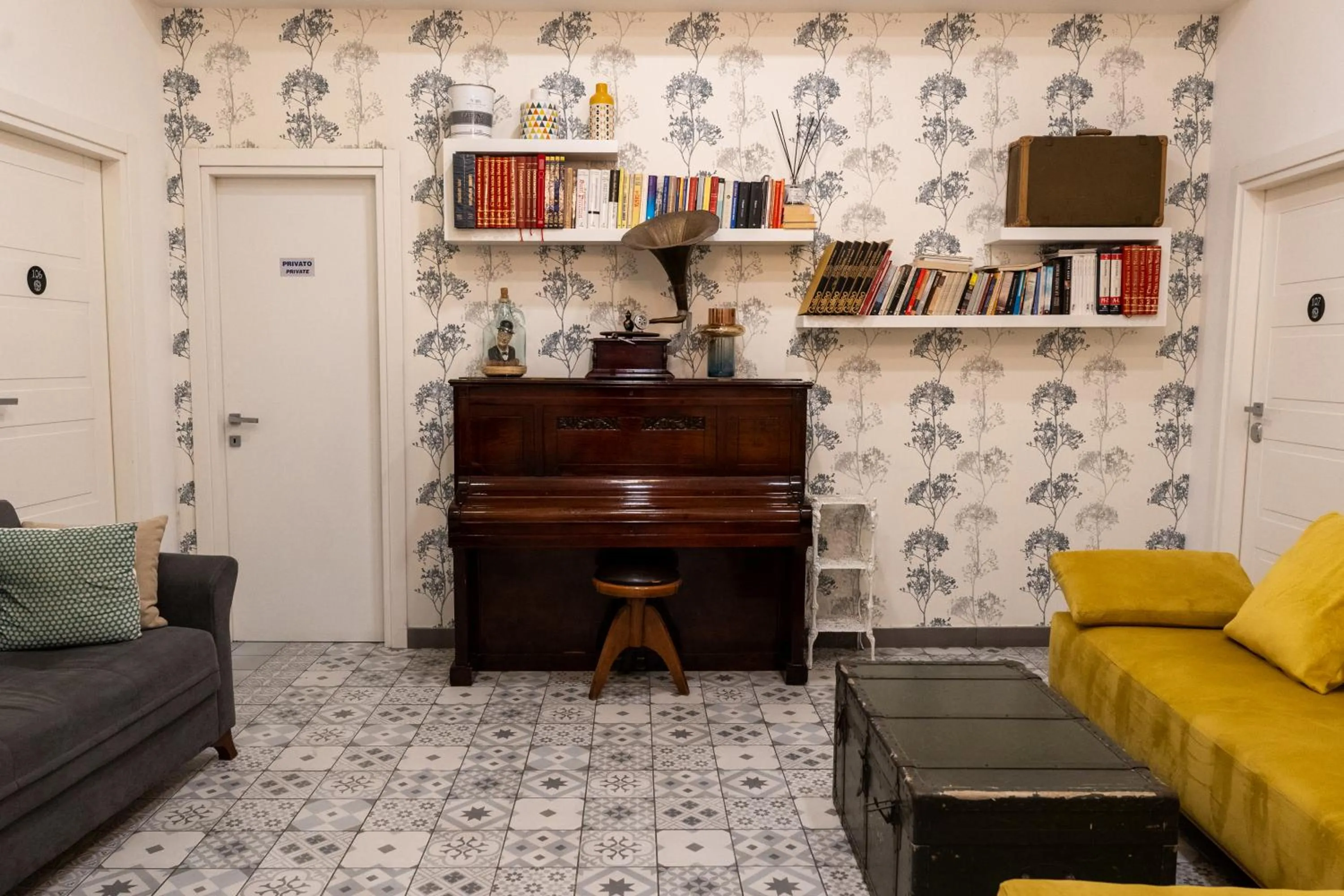 Library in Hotel San Michele