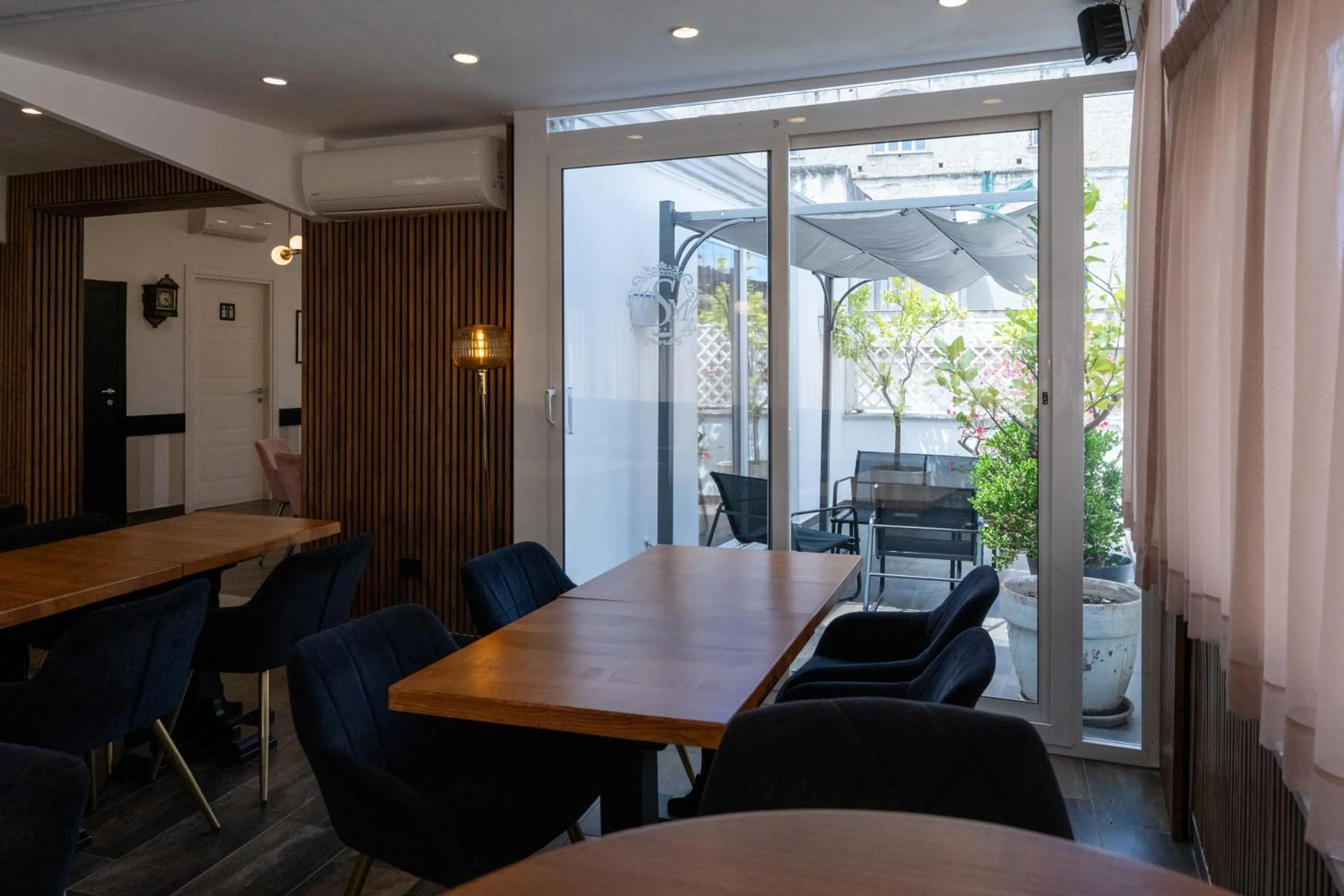 Lounge or bar in Hotel San Michele