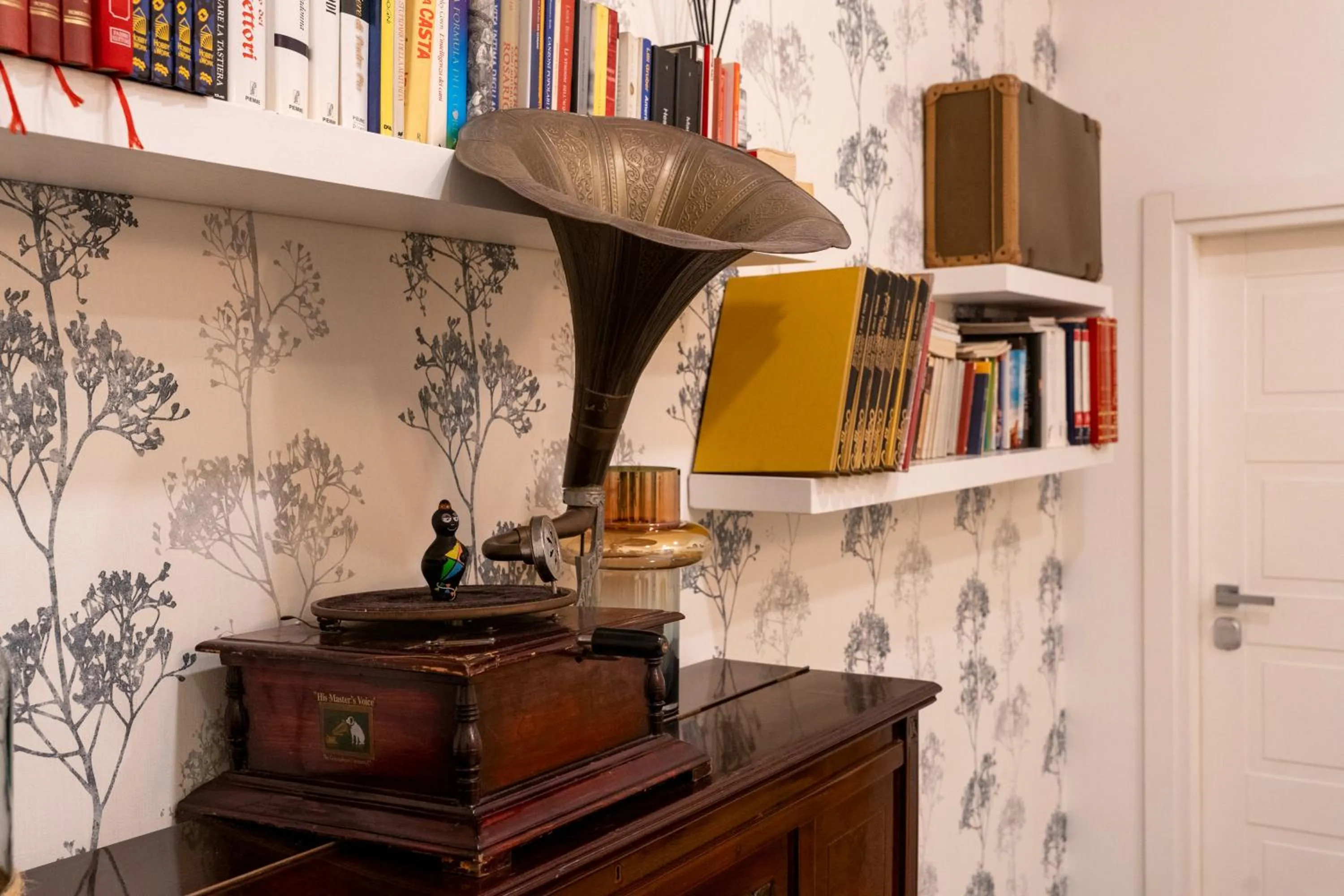 Library in Hotel San Michele