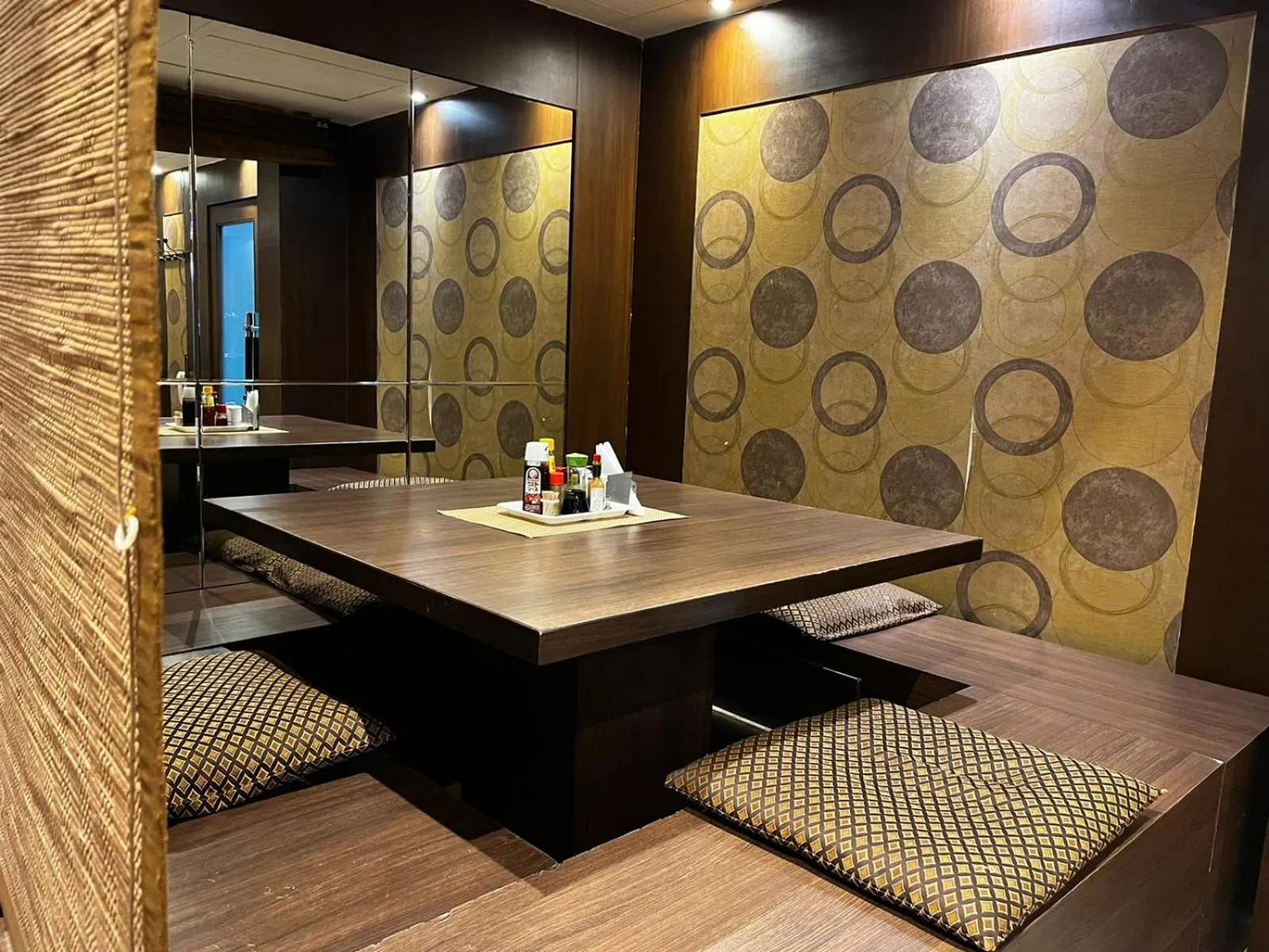 Restaurant/places to eat in YUHI MANSIONS-A Boutique Hotel