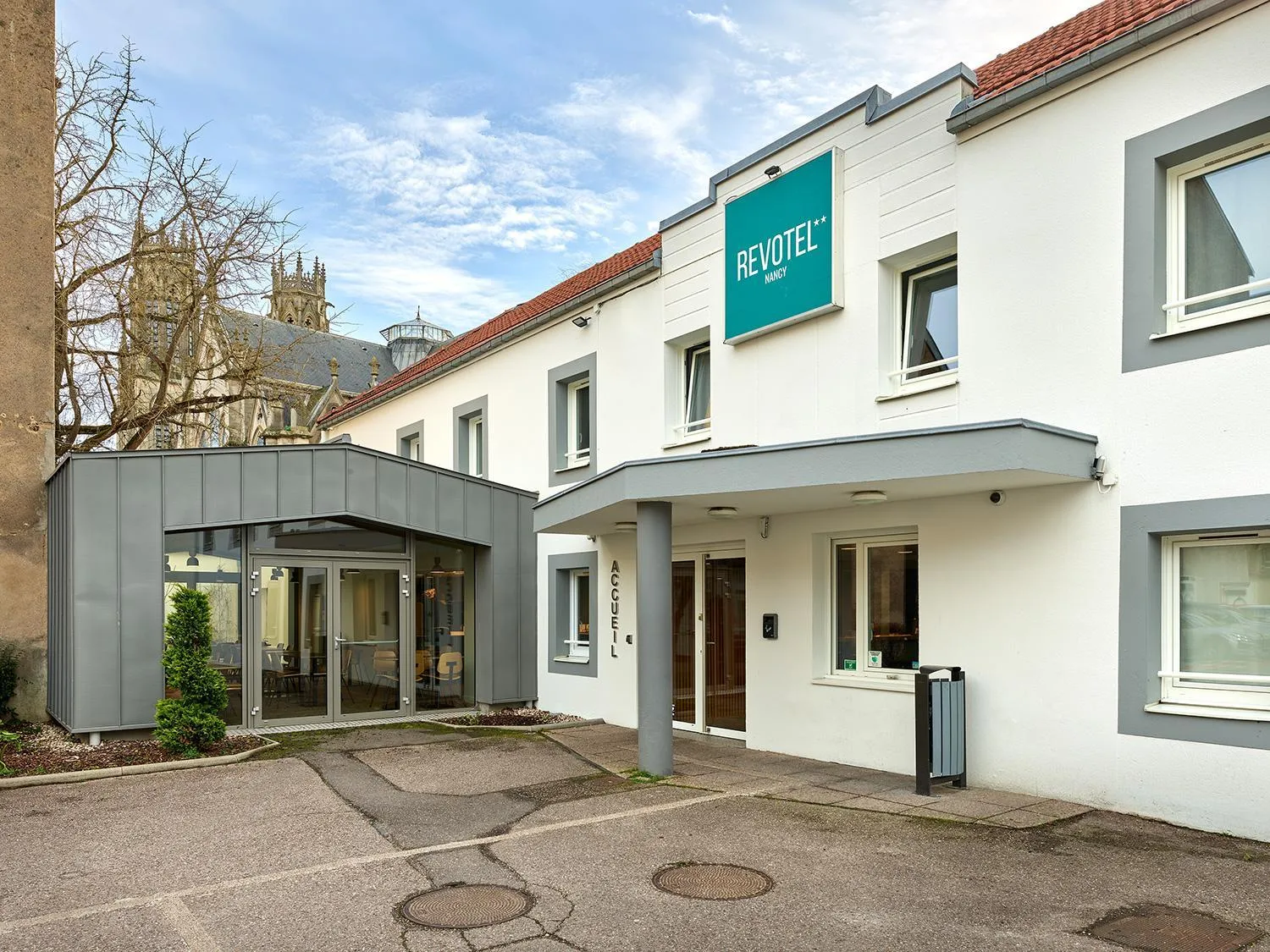 Property building in Hôtel REVOTEL Nancy Centre Gare et Congrès