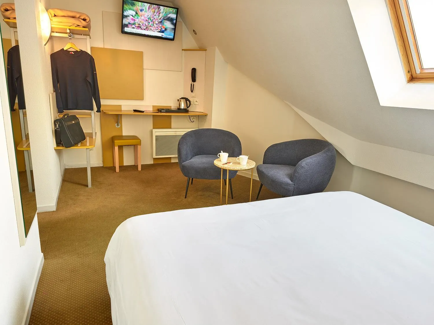 Photo of the whole room, Bed in Hôtel REVOTEL Nancy Centre Gare et Congrès