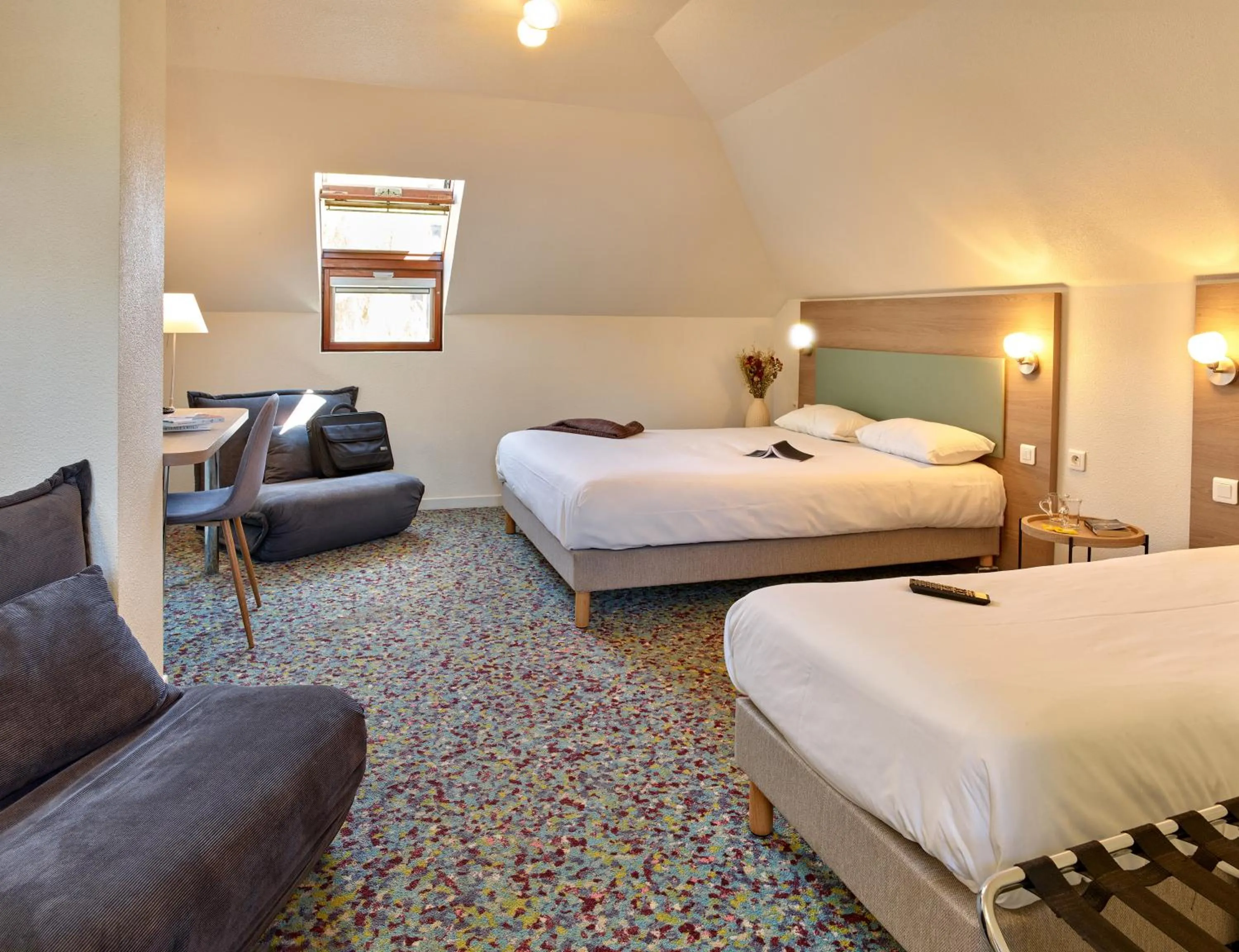 Photo of the whole room, Bed in Hôtel REVOTEL Nancy Centre Gare et Congrès