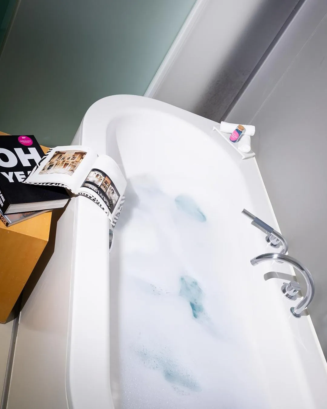 Bath in Greulich Design & Boutique Hotel