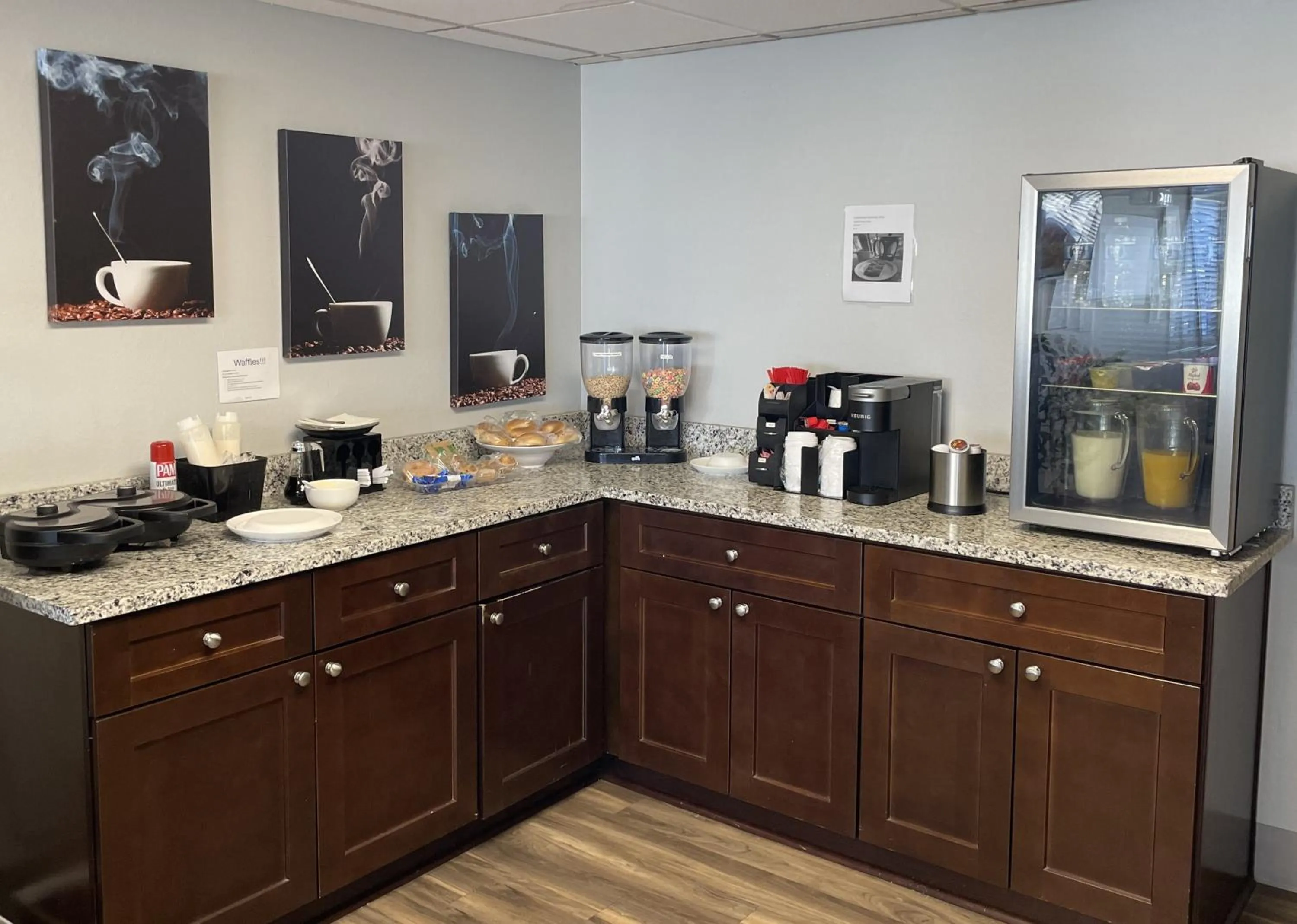 Breakfast in Travelodge by Wyndham Lincoln South