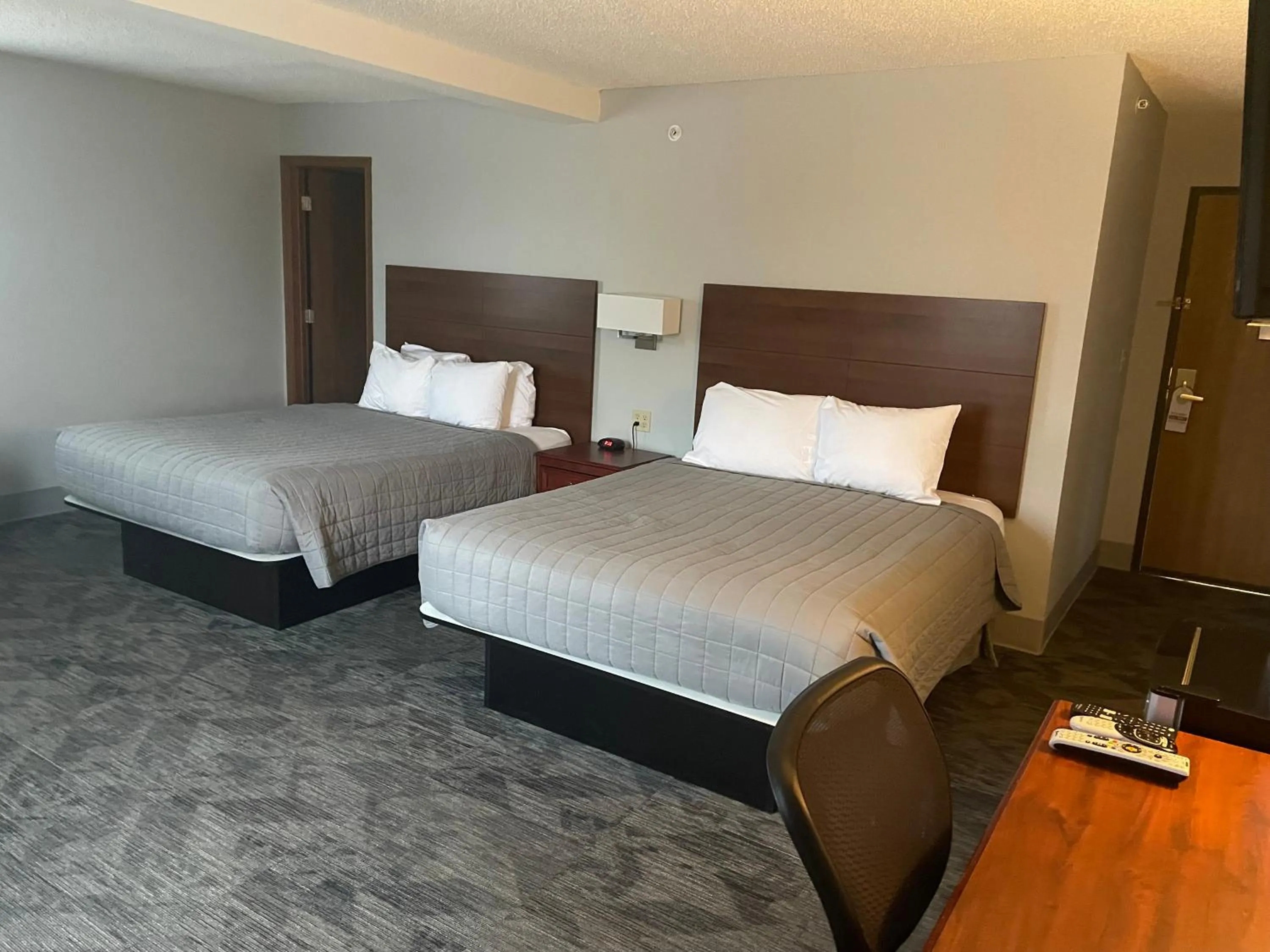 Bed in Travelodge by Wyndham Lincoln South