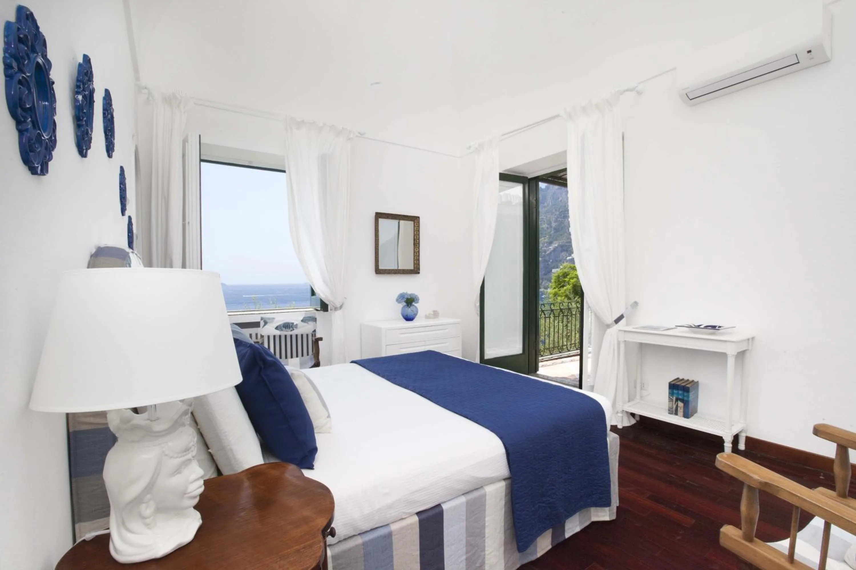 Bedroom, Bed in Amore Rentals - Villa Lo Scoglio
