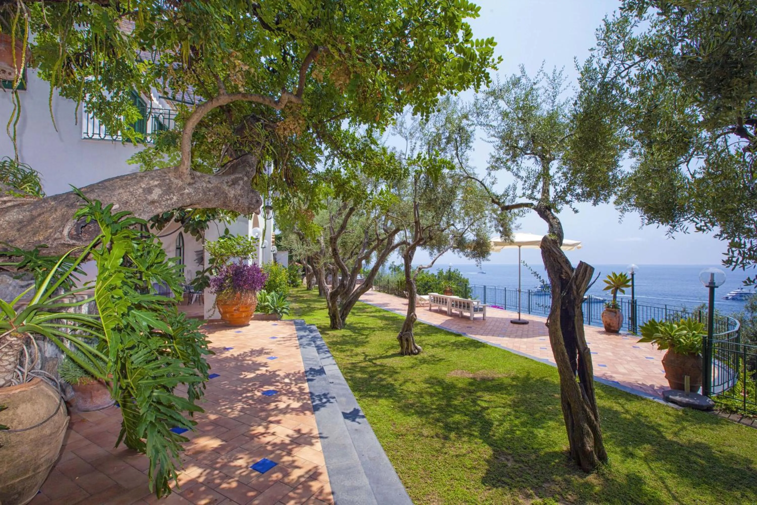 Garden view in Amore Rentals - Villa Lo Scoglio