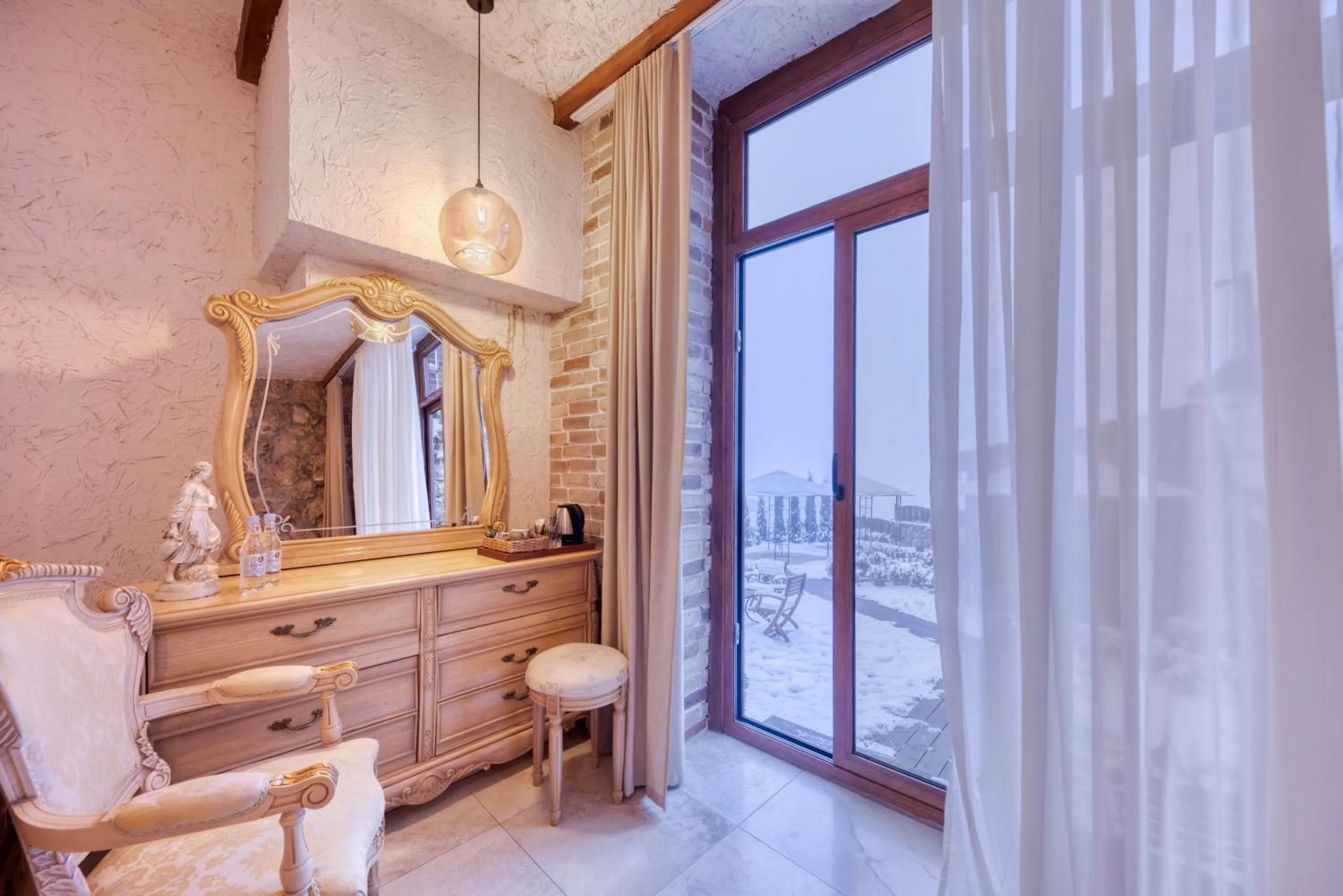 Alpine Castle Hotel