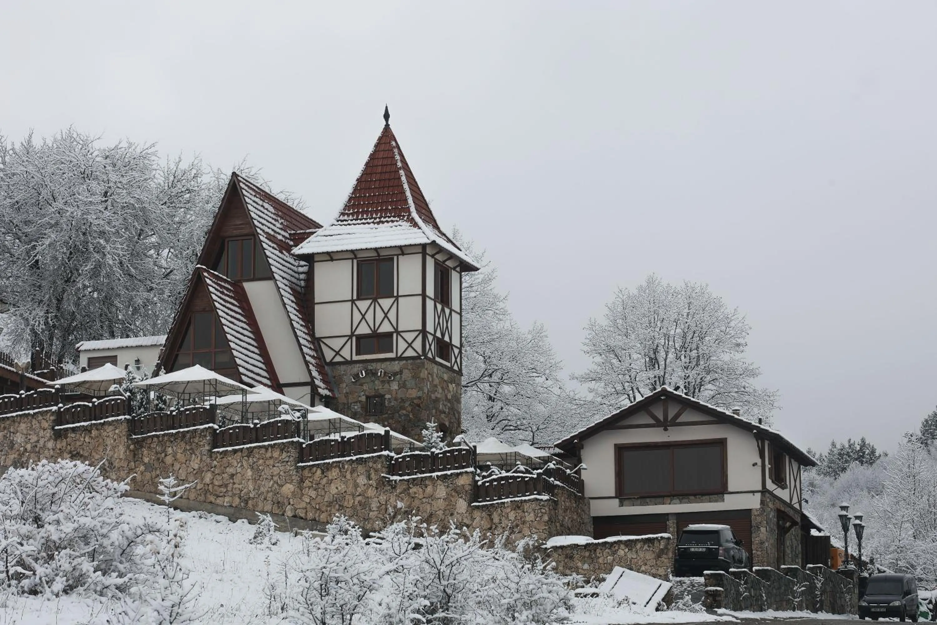 Alpine Castle Hotel