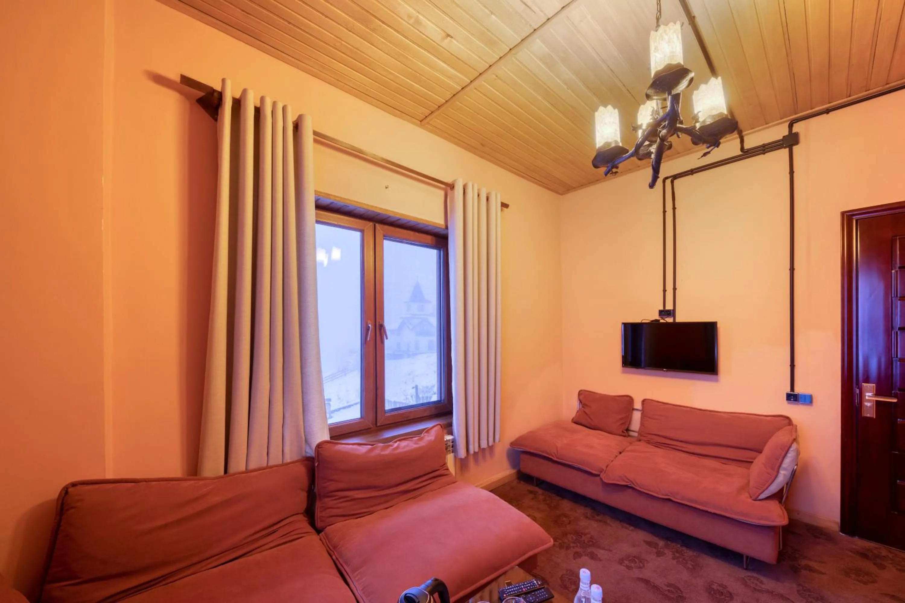 Alpine Castle Hotel