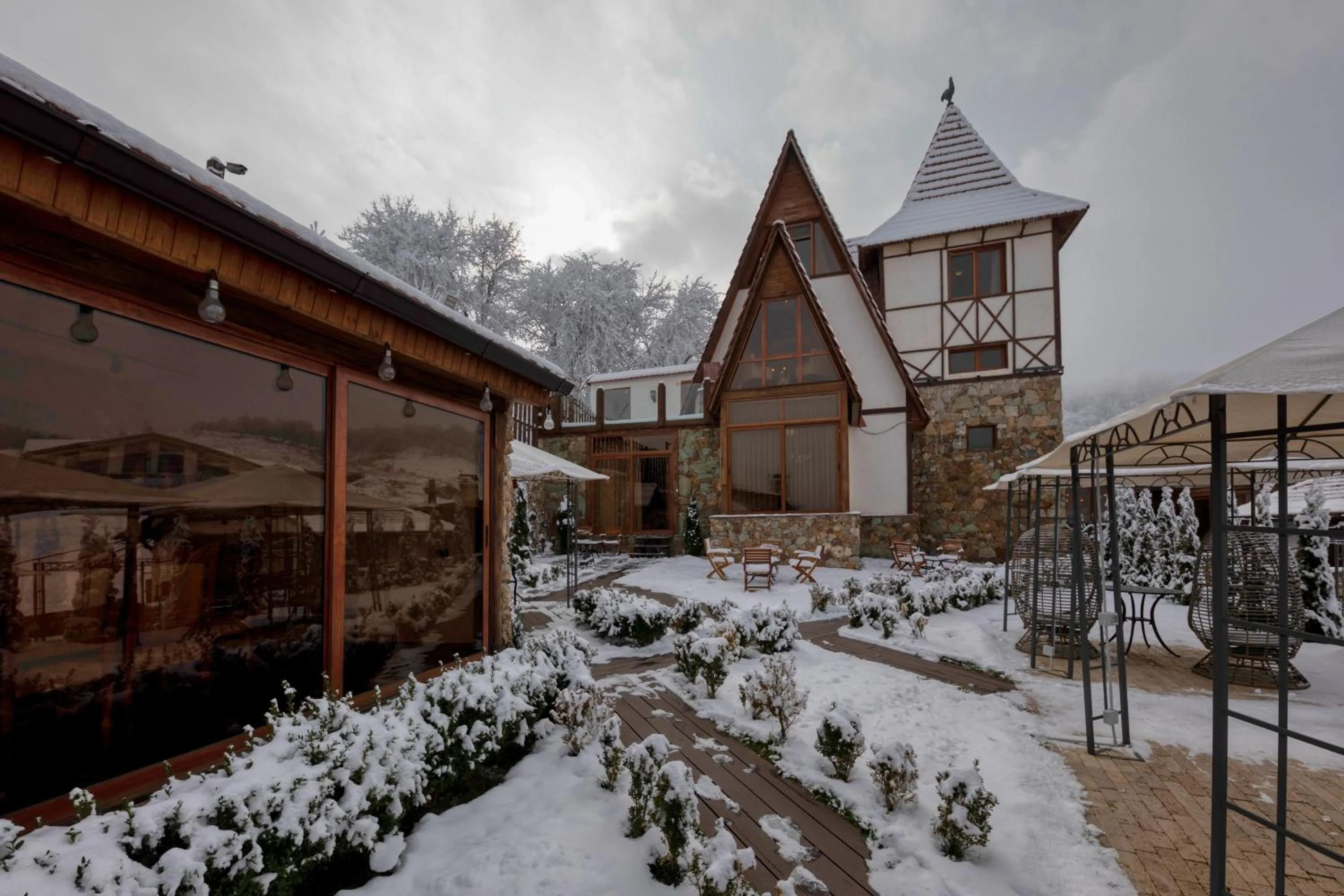 Alpine Castle Hotel