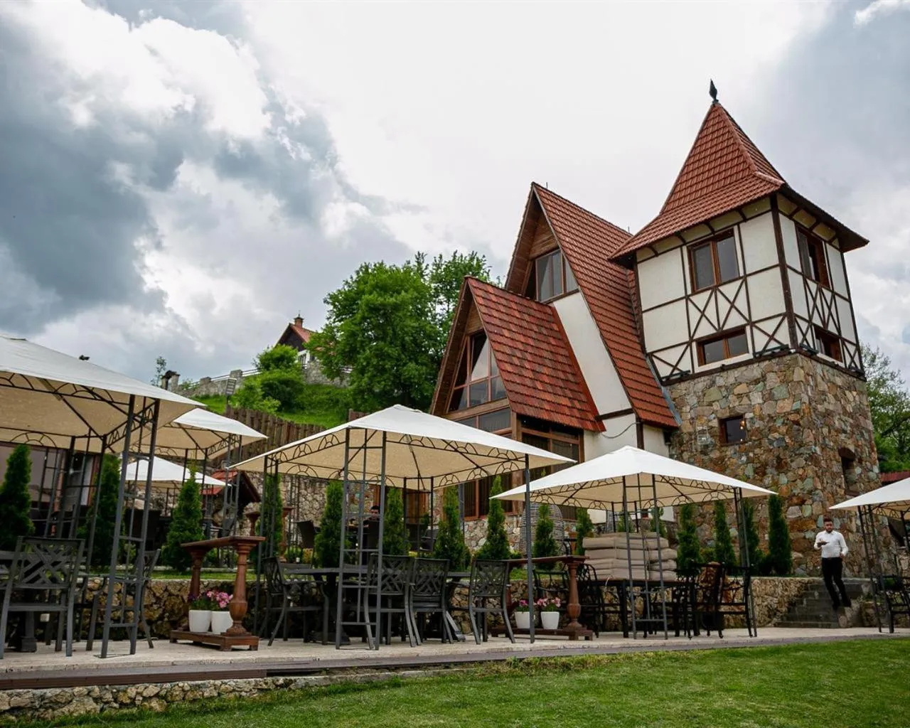 Alpine Castle Hotel