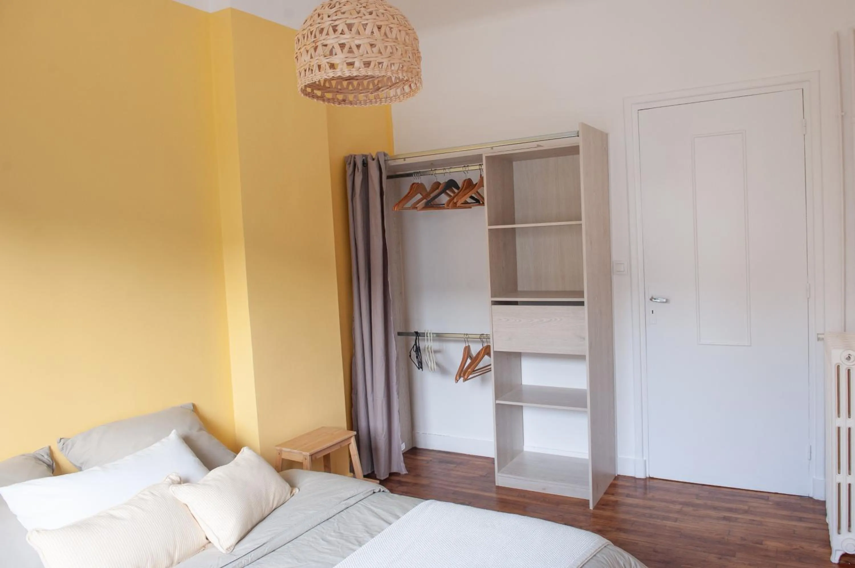 Appartement spacieux avec balcon et parking